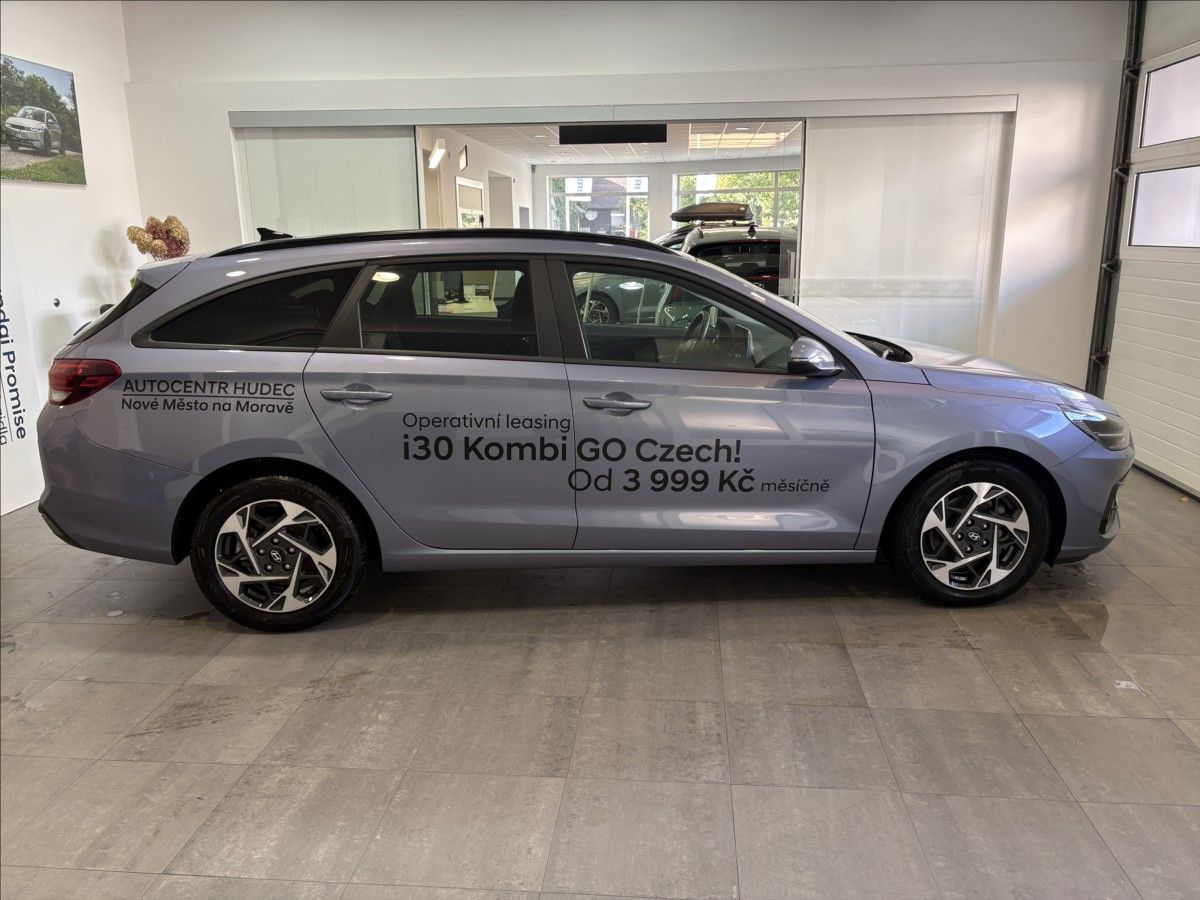 Hyundai i30, 1,5 HB FL MT Family, TOP Stav - fotka 6