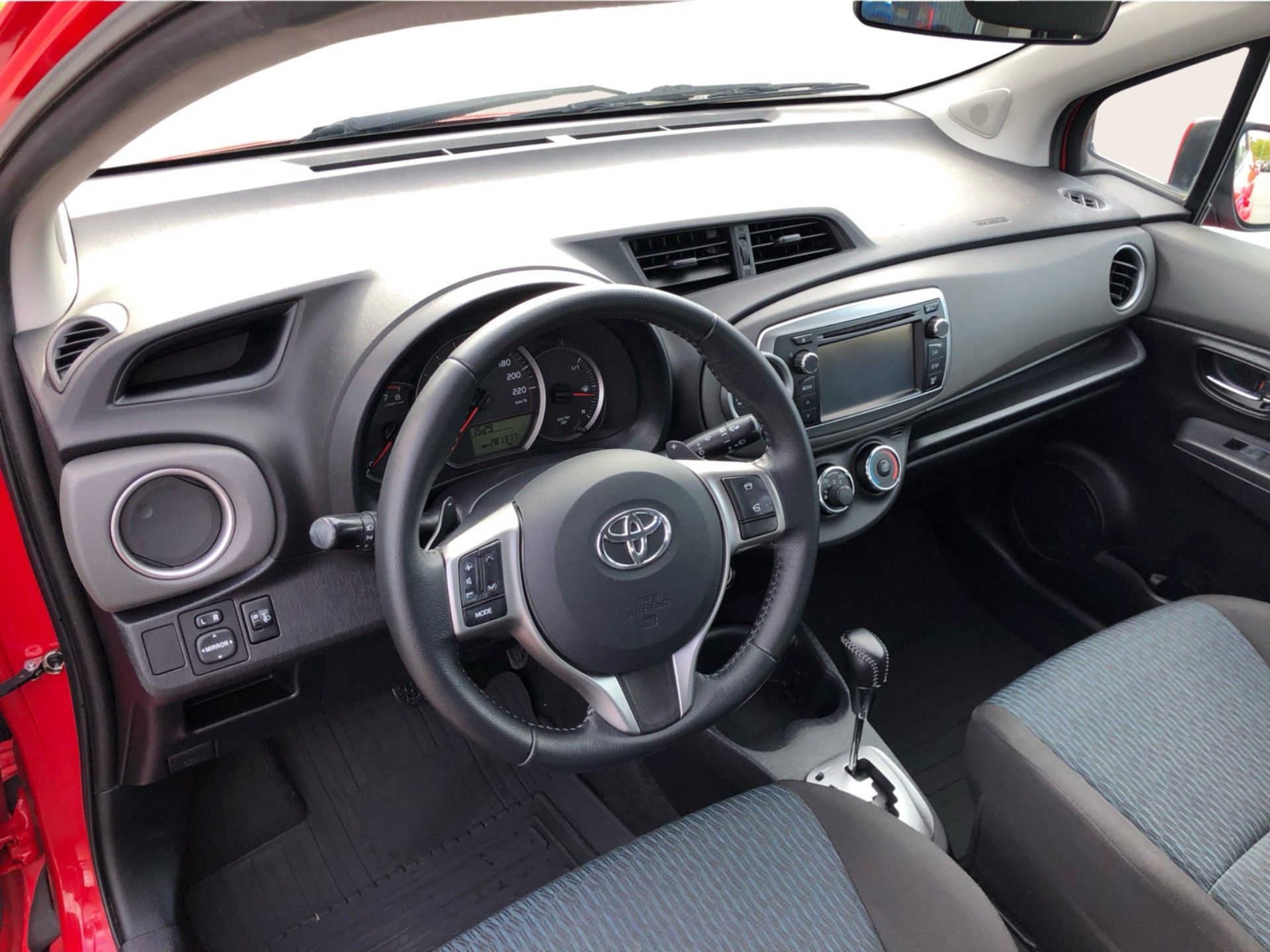 Toyota Yaris, 1.33  VVT-i, Automat - fotka 5