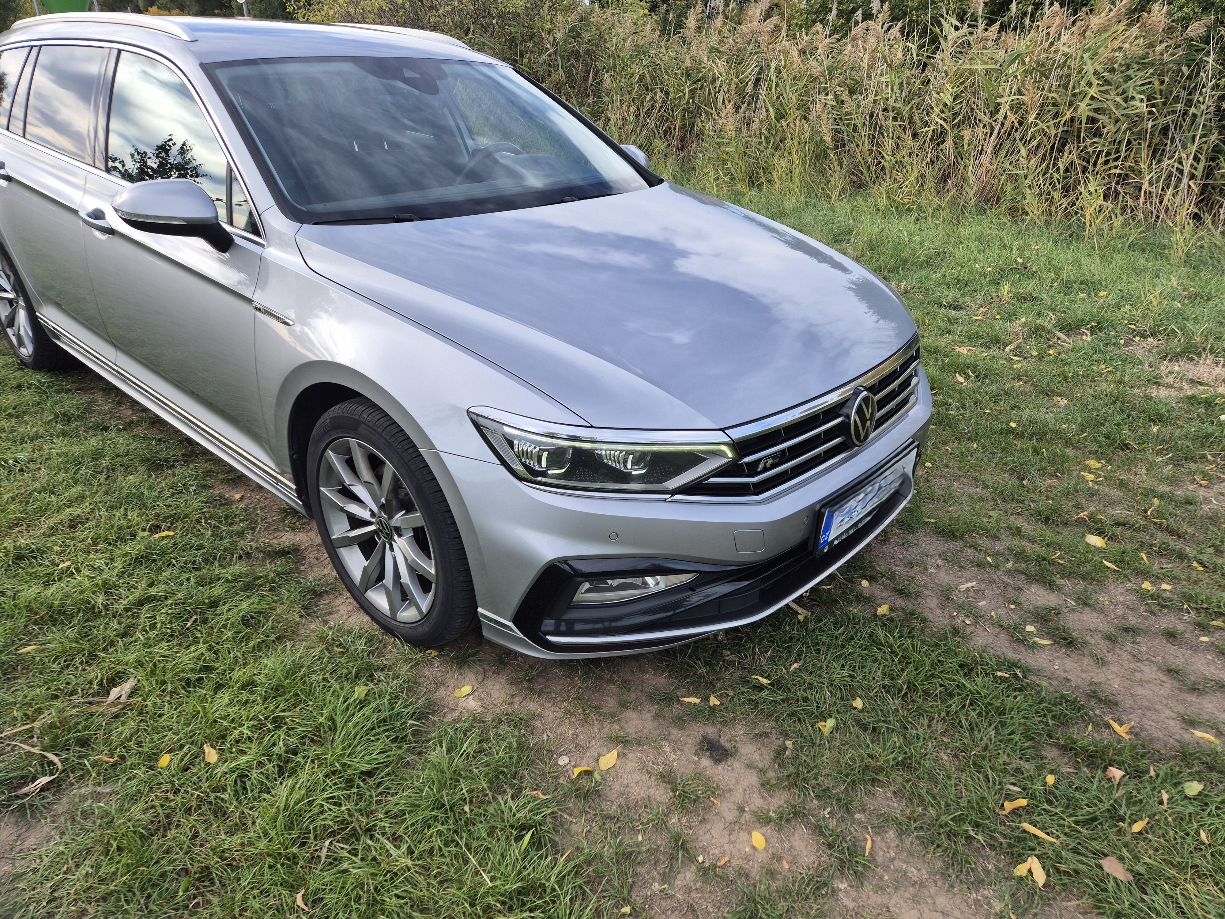 Volkswagen Passat, 2.0 TDI 110kW R-line 1 majitel - fotka 3