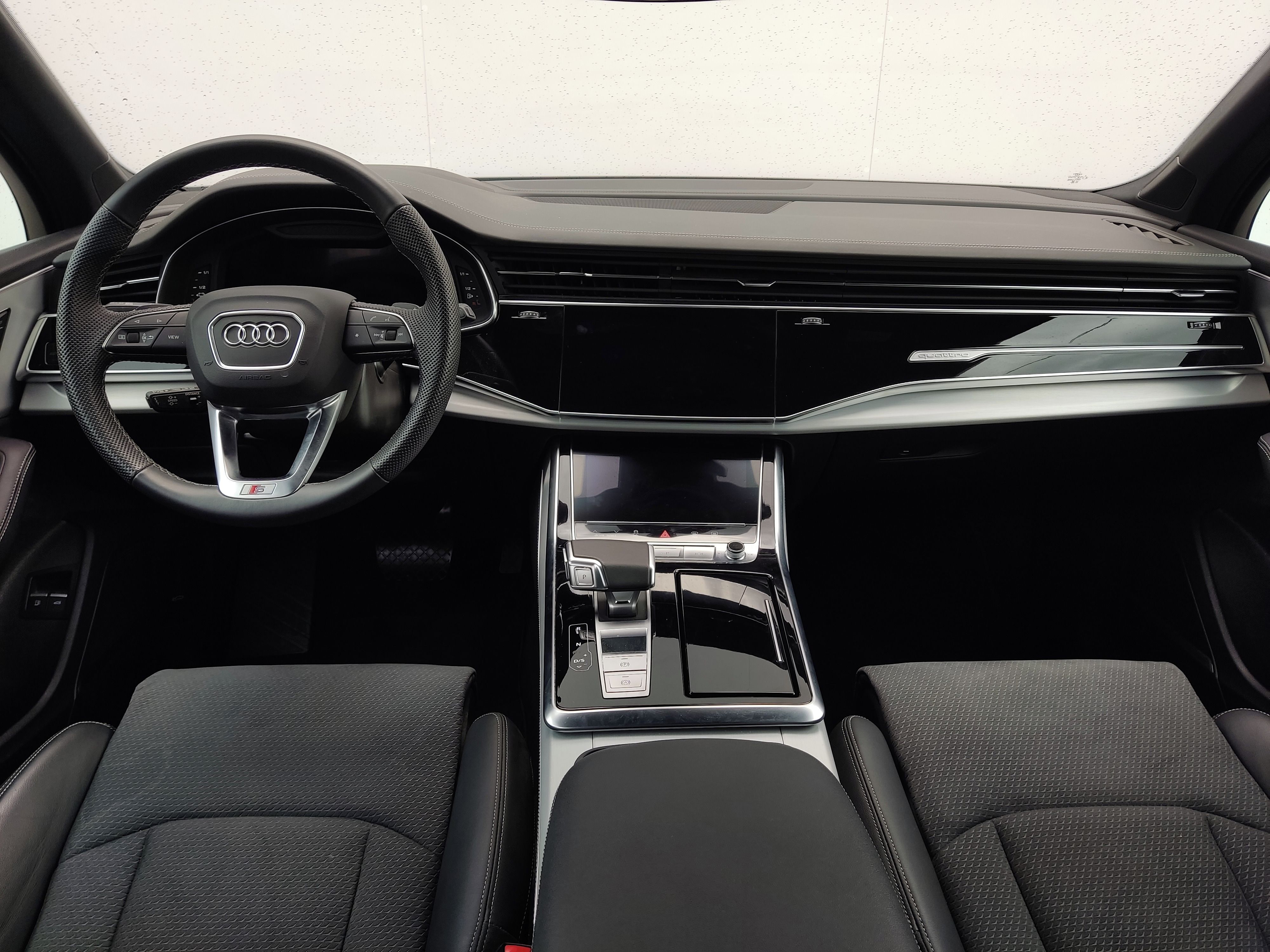 Audi Q7, TFSI PHEV 360kW S-line quattro - fotka 5