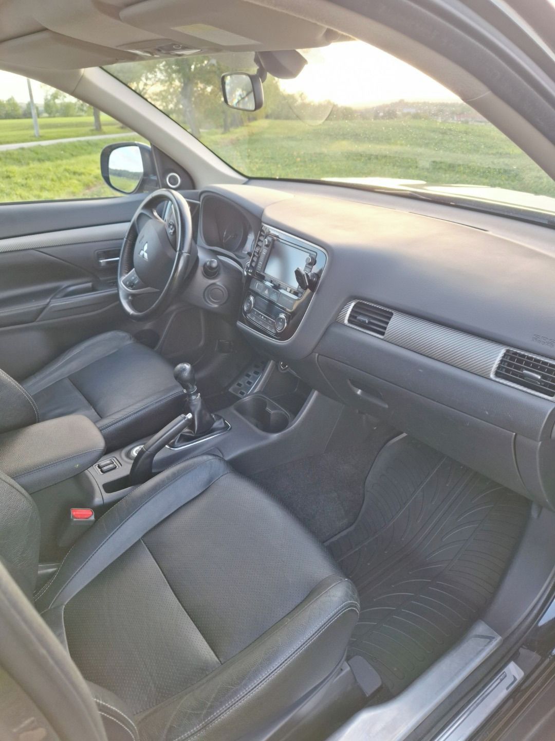 Mitsubishi Outlander, 2.2D 110kW 4x4 7MÍST manuál - fotka 6