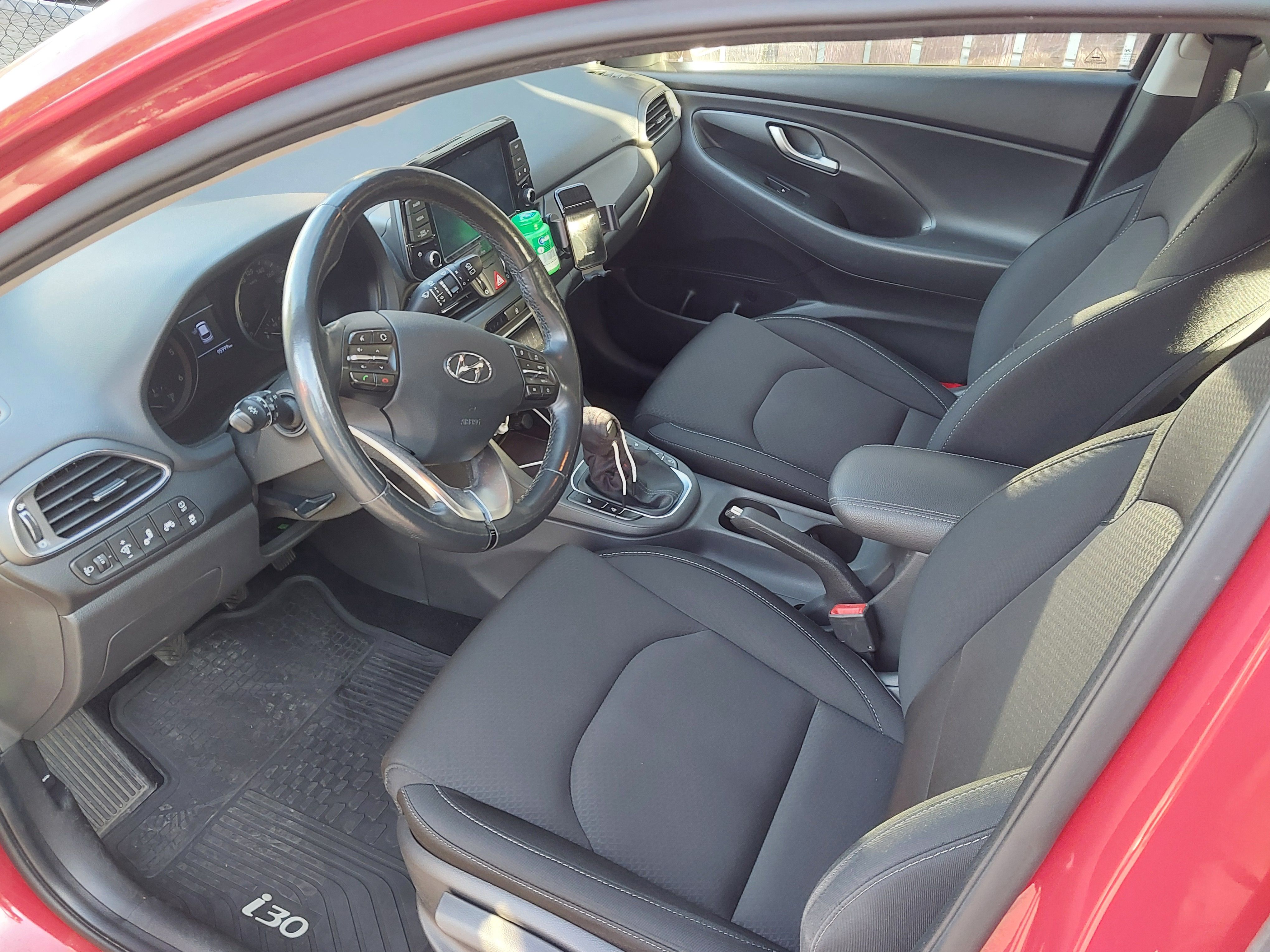 Hyundai i30, 1. maj, ČR, 96xxx km, serviska - fotka 4