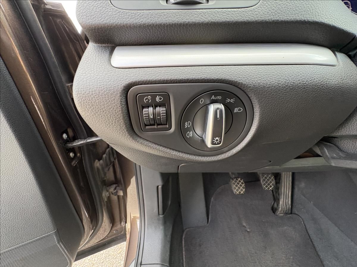Volkswagen Sharan, 2,0 TDi 103kW 7sed,Servis,2Maj - fotka 5