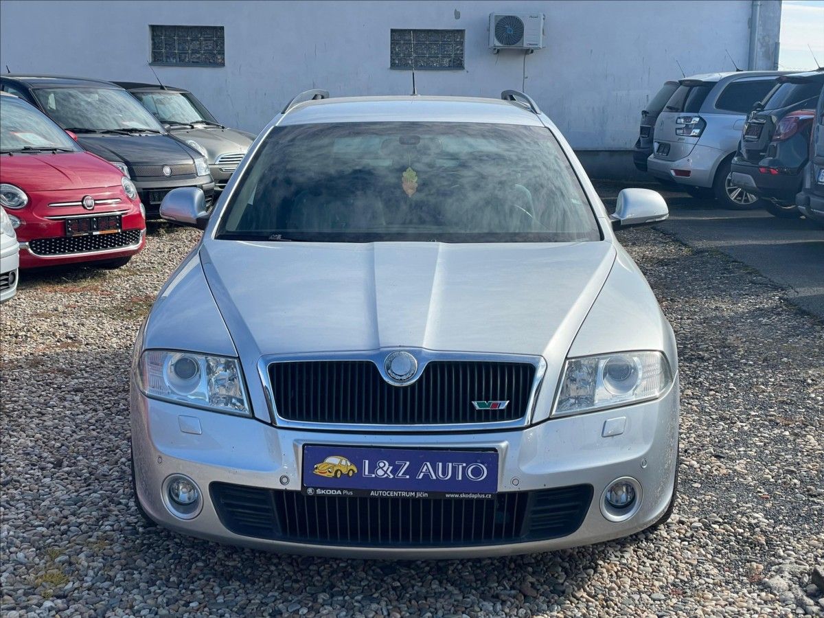 Škoda Octavia, 2,0 TSi RS - fotka 2
