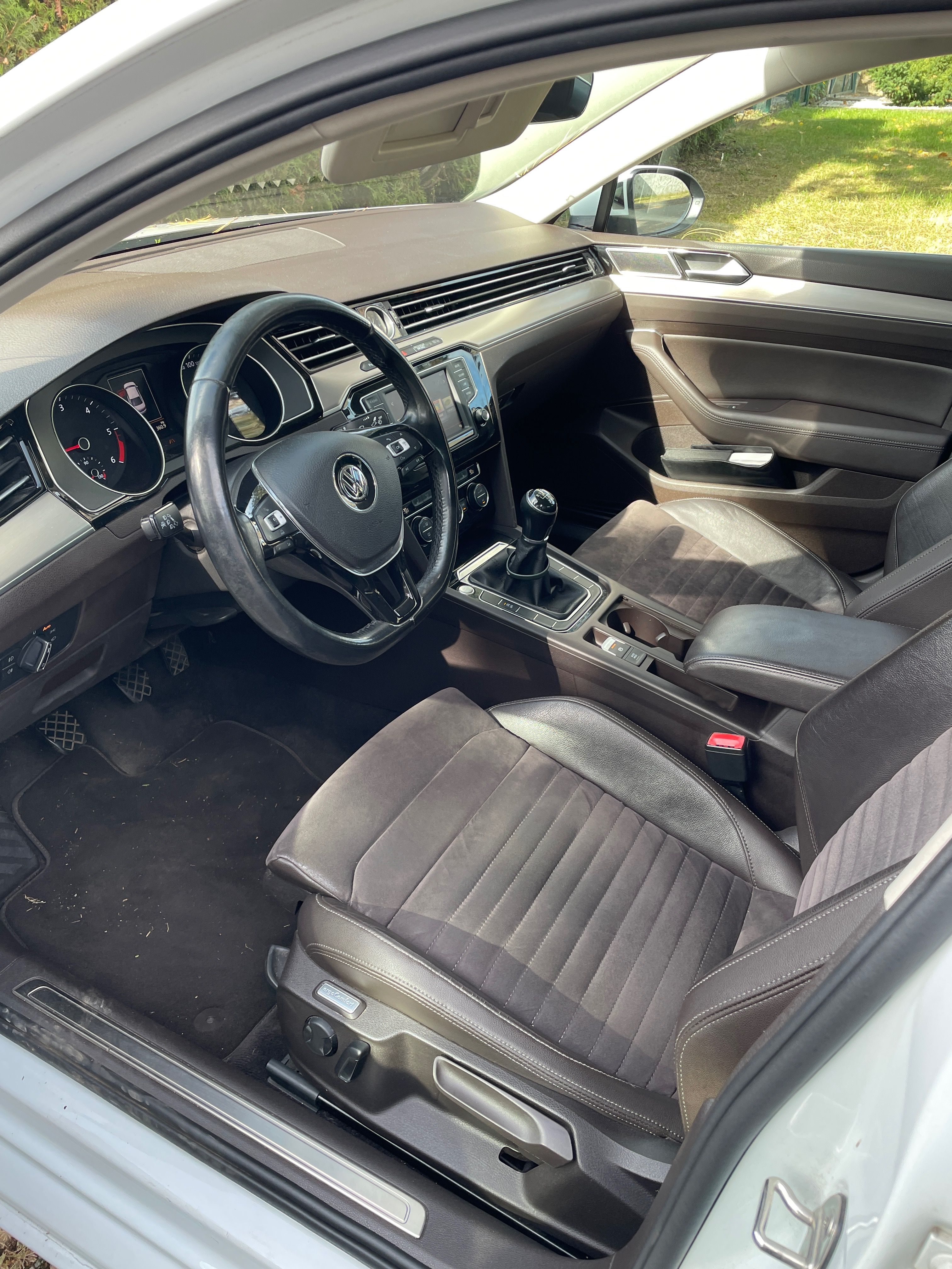 Volkswagen Passat, VW Passat 2,0 TDI Higline - fotka 3