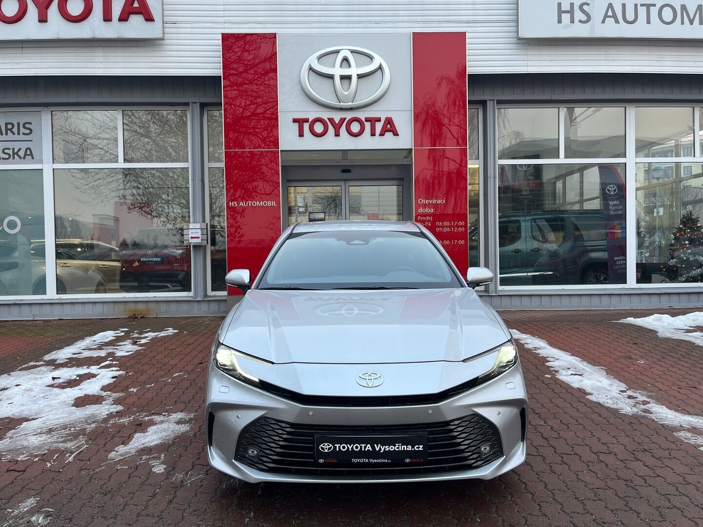 Toyota Camry, 2.5 Hybrid 230 koní - Prestige - fotka 2