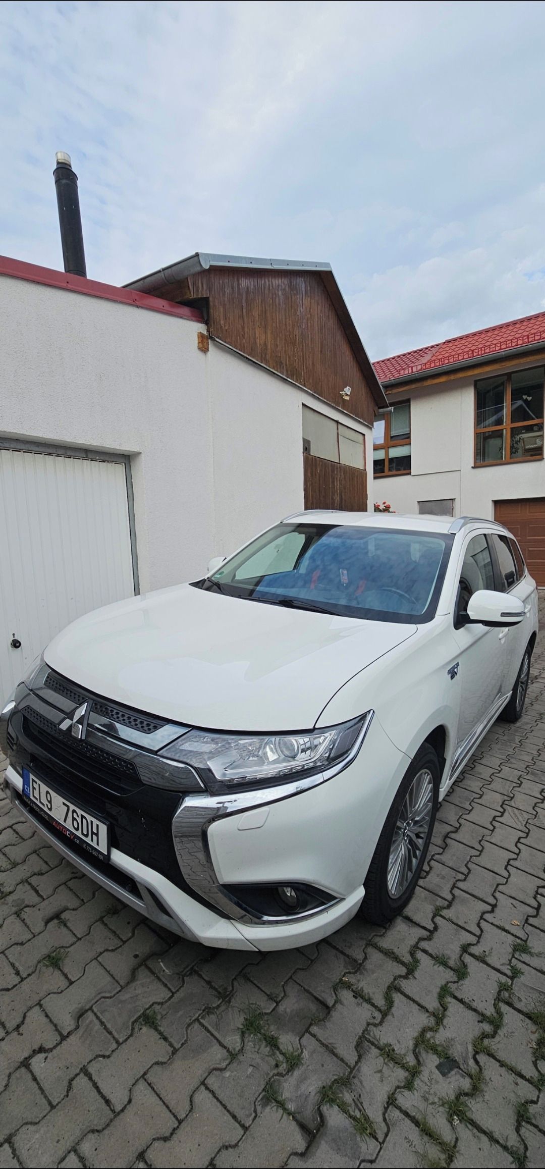 Mitsubishi Outlander, 2,4 PHEV - fotka 2
