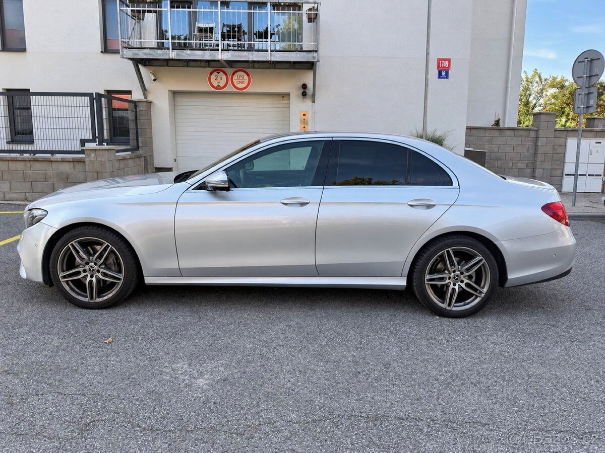 Mercedes-Benz Třídy E, Mercedes Benz E 220d | DPH - fotka 3