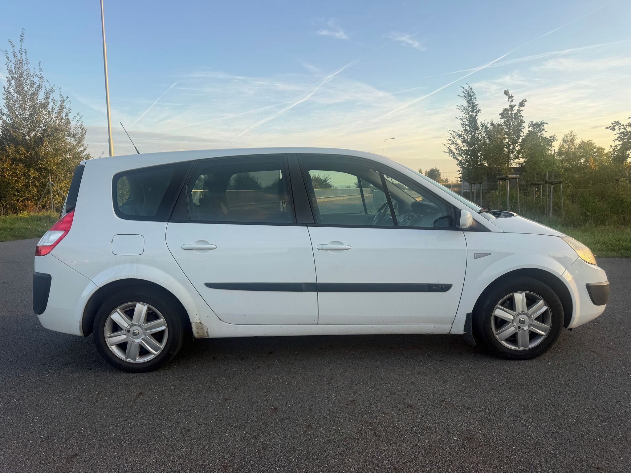 Renault Scénic, 1,5 DCI GRAND SCENIC 7 MÍST - fotka 6