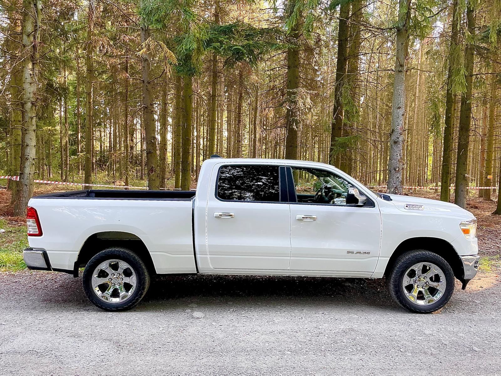 Dodge Ram 1500, 5,7 HEMI - fotka 4