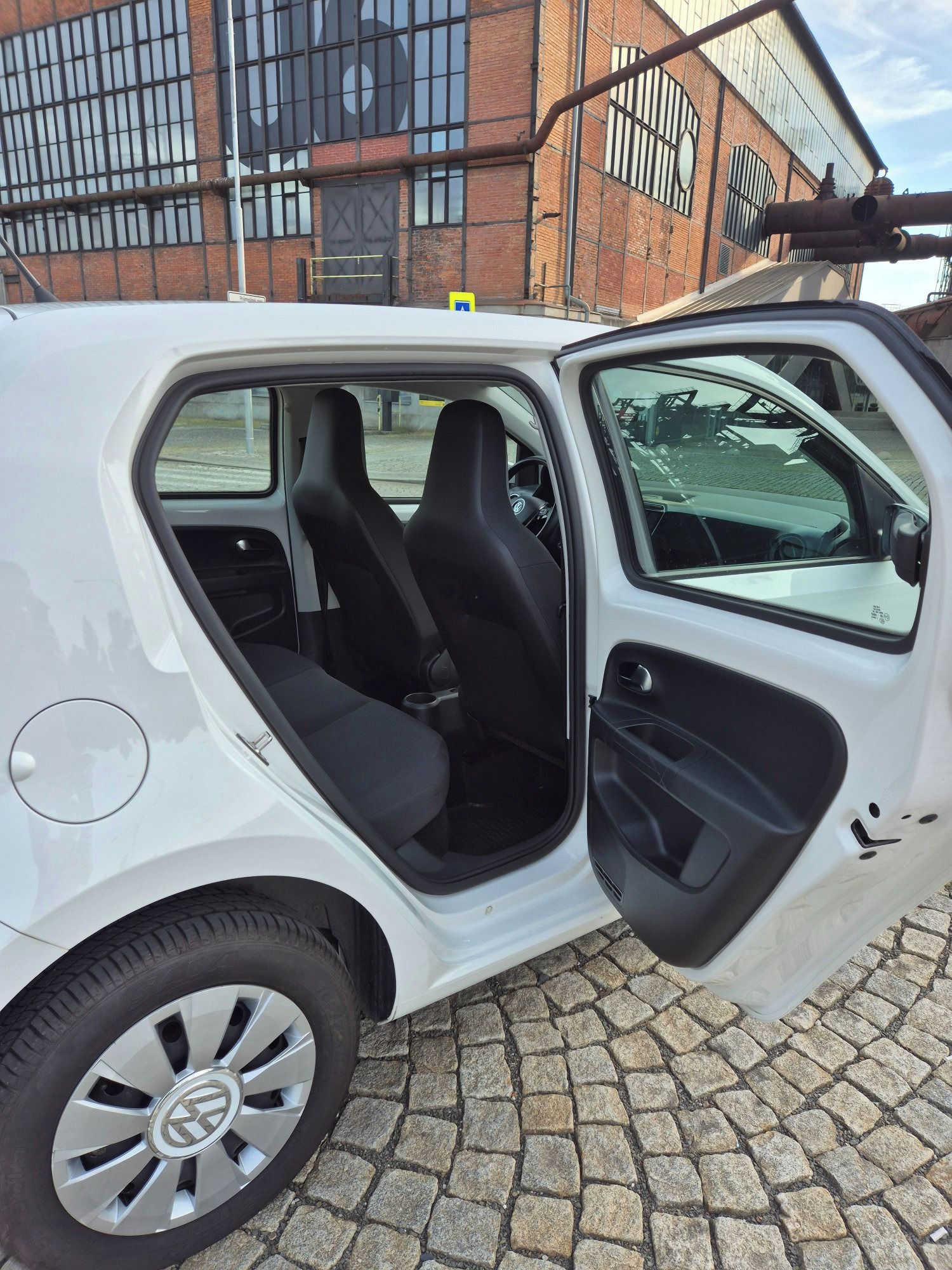 Volkswagen Up!, 1.0 MPI 44 kW | ČR | servis VW - fotka 6
