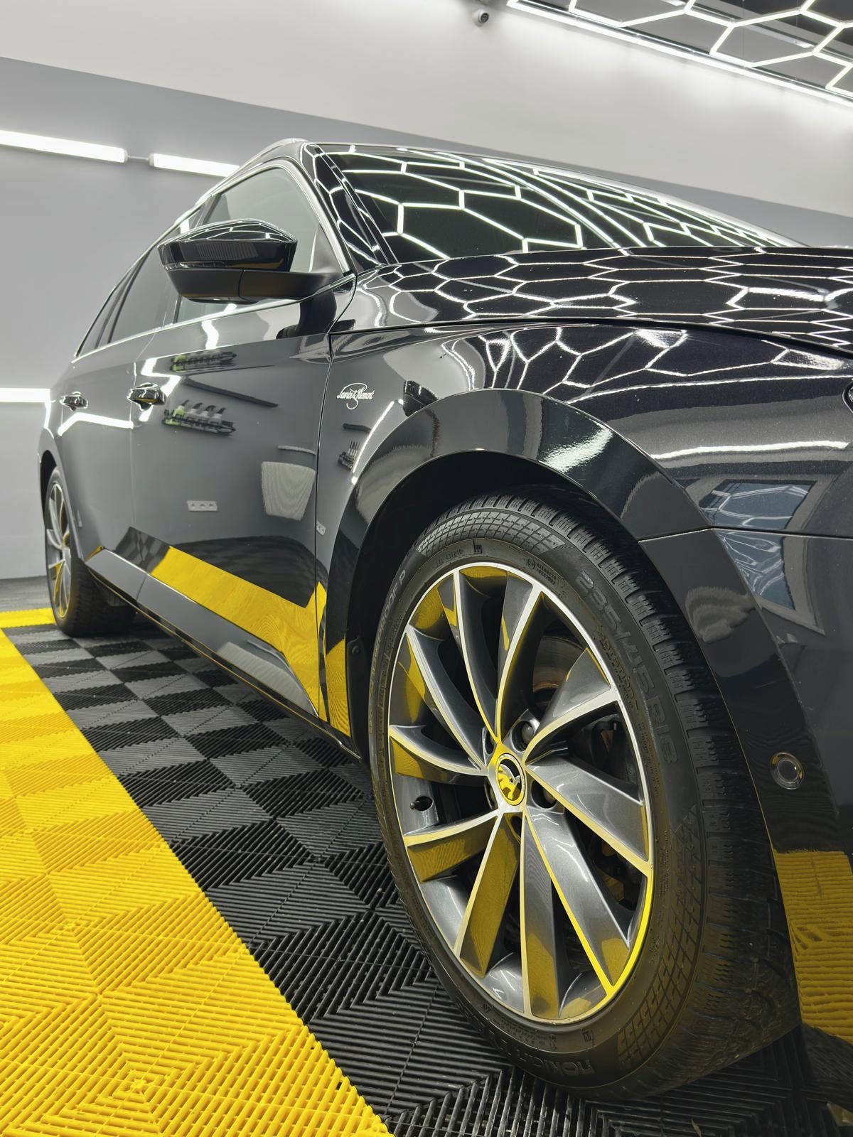 Škoda Superb, 2.0, DPH, L&K, 4x4 - fotka 4