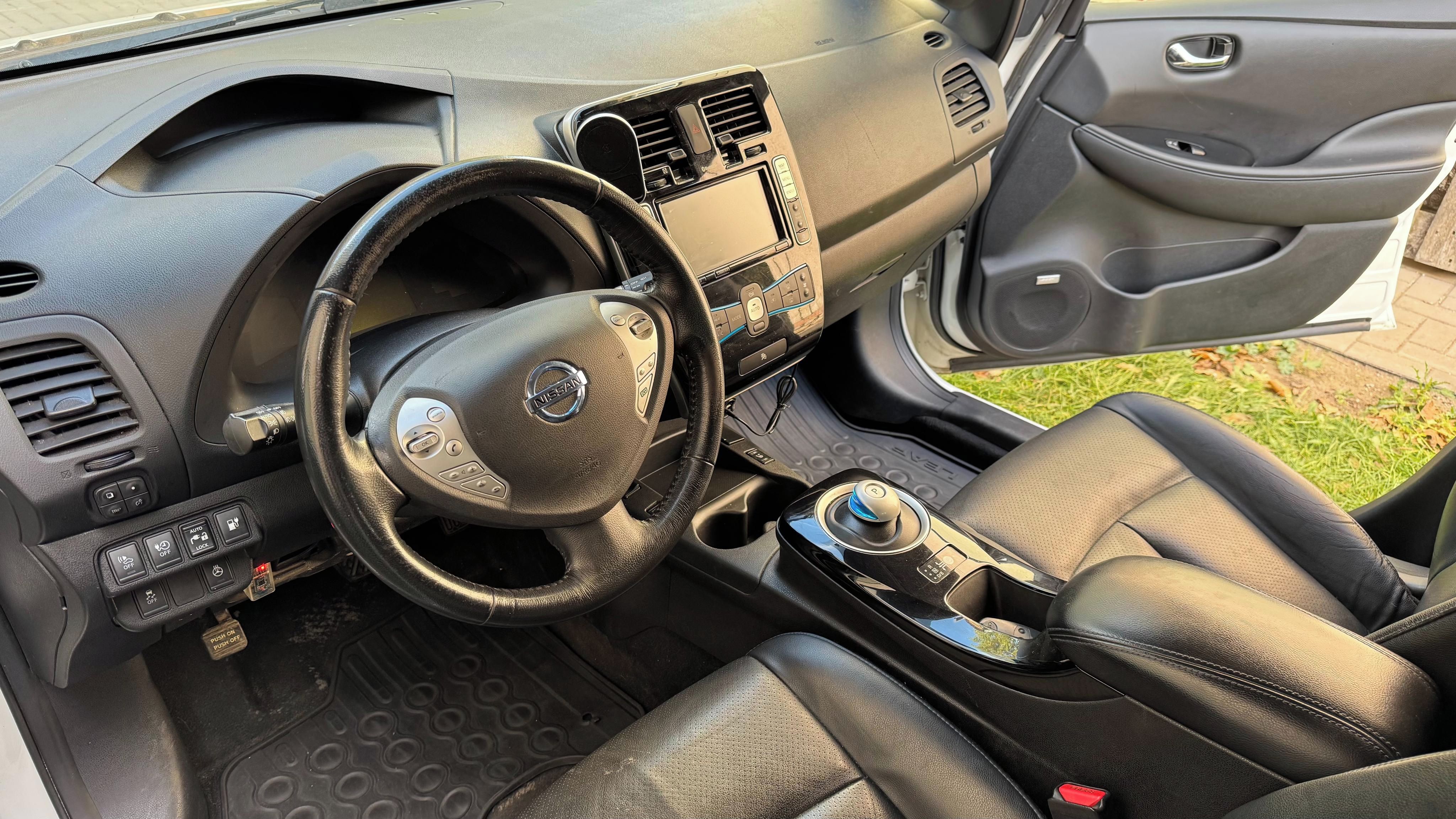 Nissan LEAF, PO SERVISU A STK - fotka 4