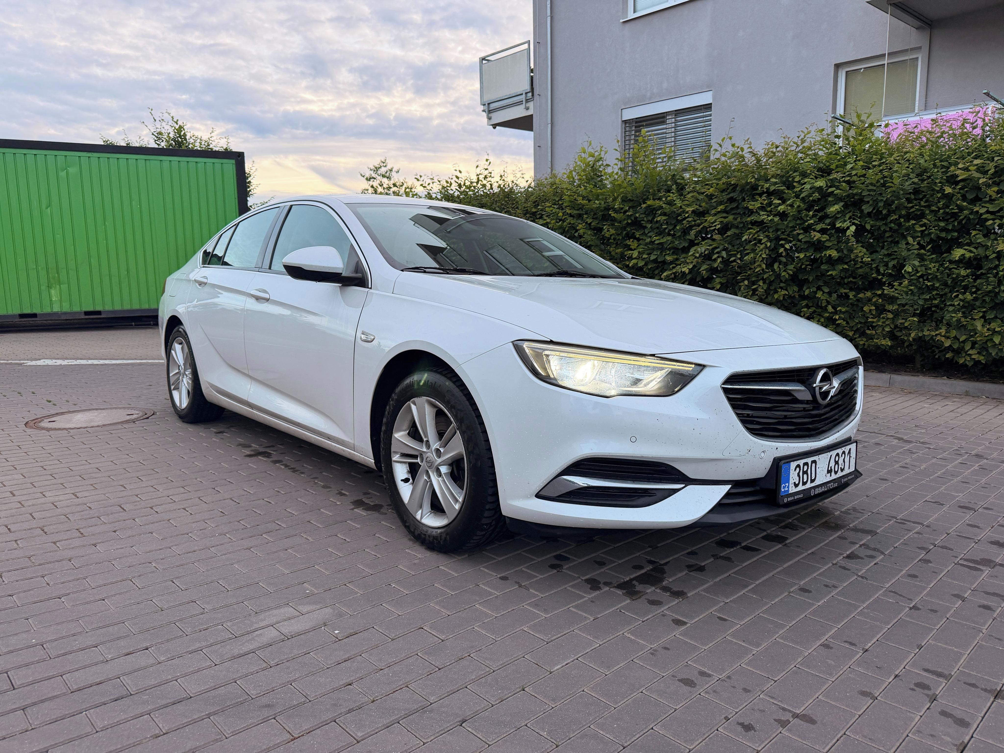 Opel Insignia, Opel Insignia Grand Sport 2.0 - fotka 5