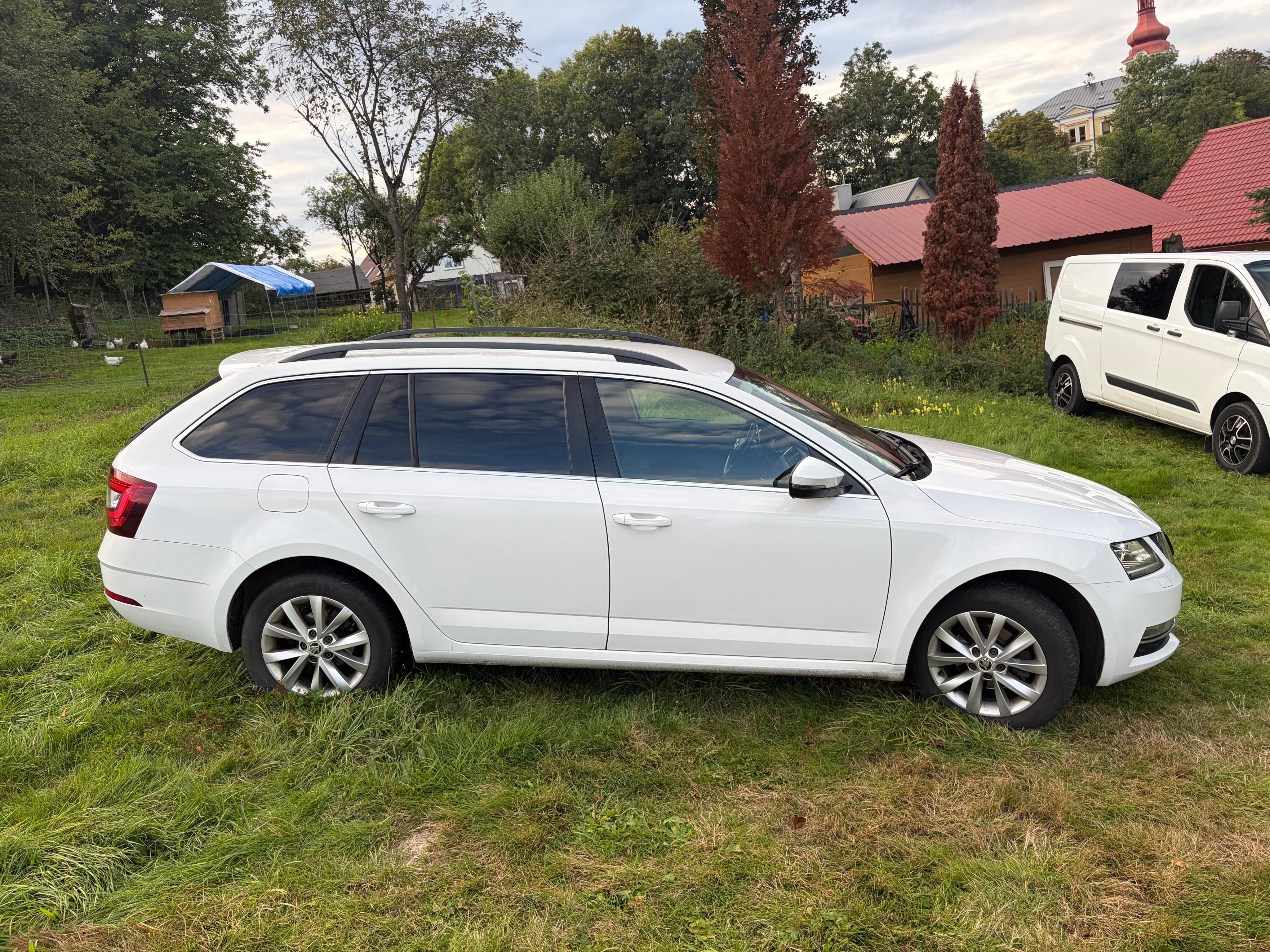 Škoda Octavia, 1.6TDi 85kw Style - fotka 6