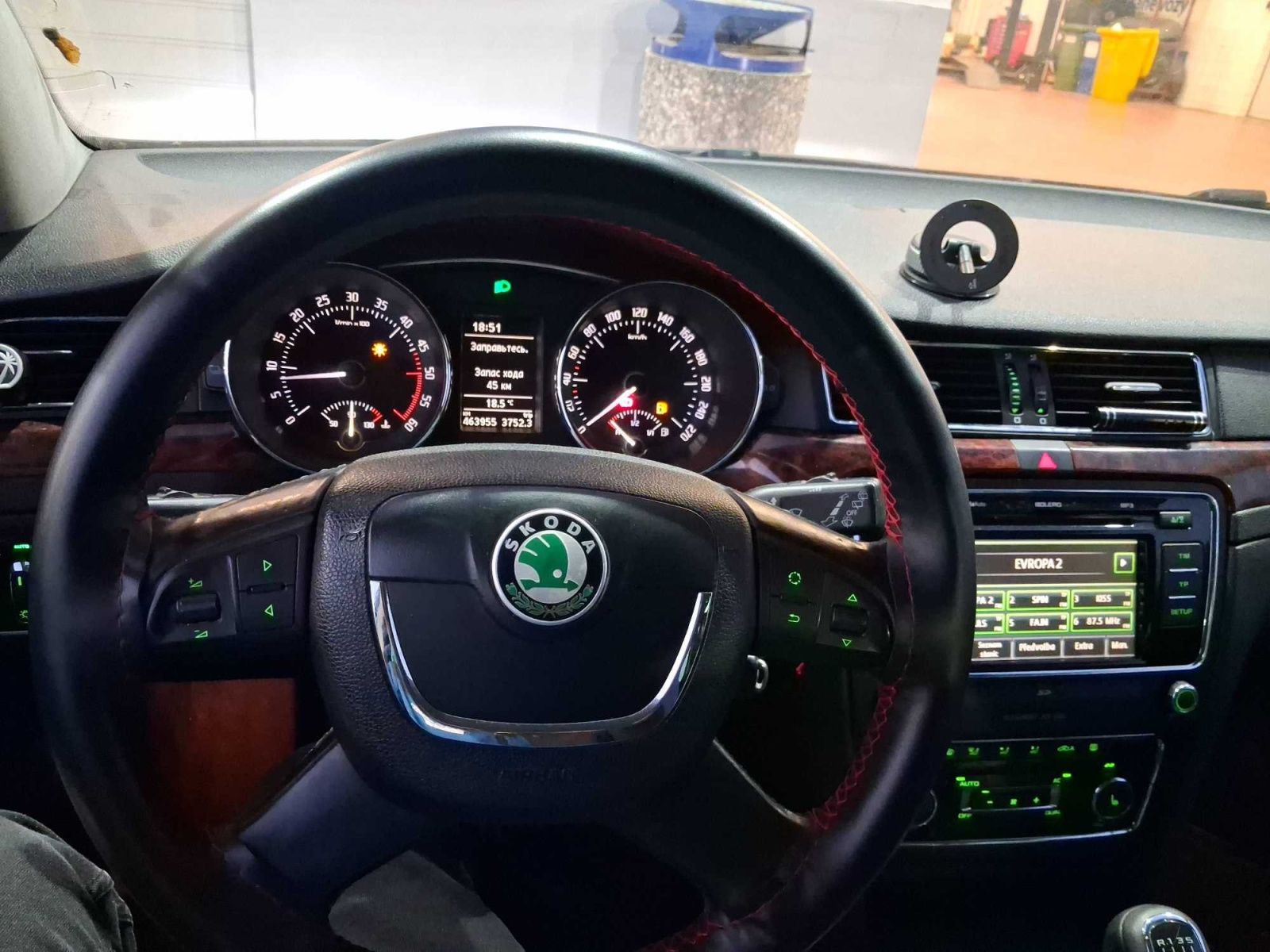 Škoda Superb, 2.0 TDI, Automatická klima - fotka 3
