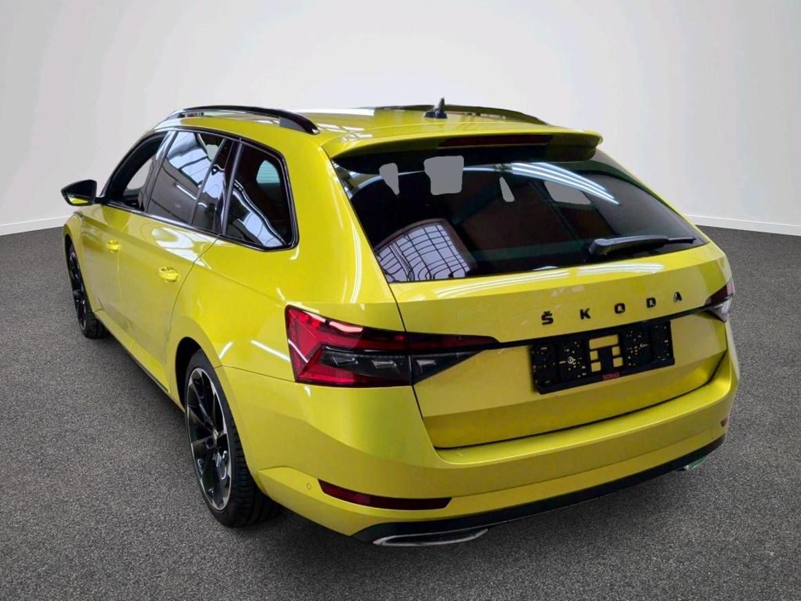 Škoda Superb, Combi Sportline 147kw DSG 4x4 - fotka 3