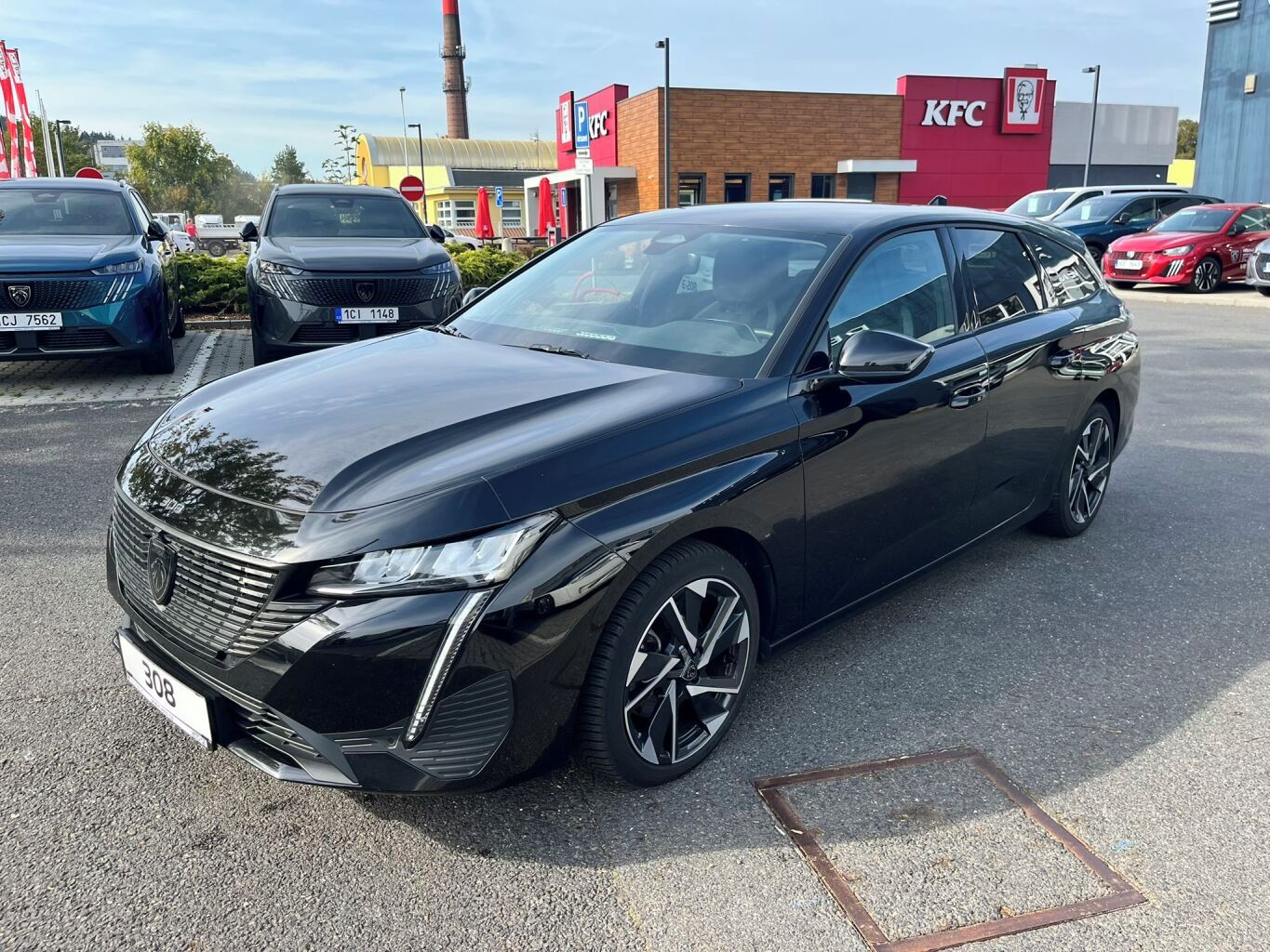 Peugeot 308, 1.5 BlueHDi 130k EAT8 - fotka 4