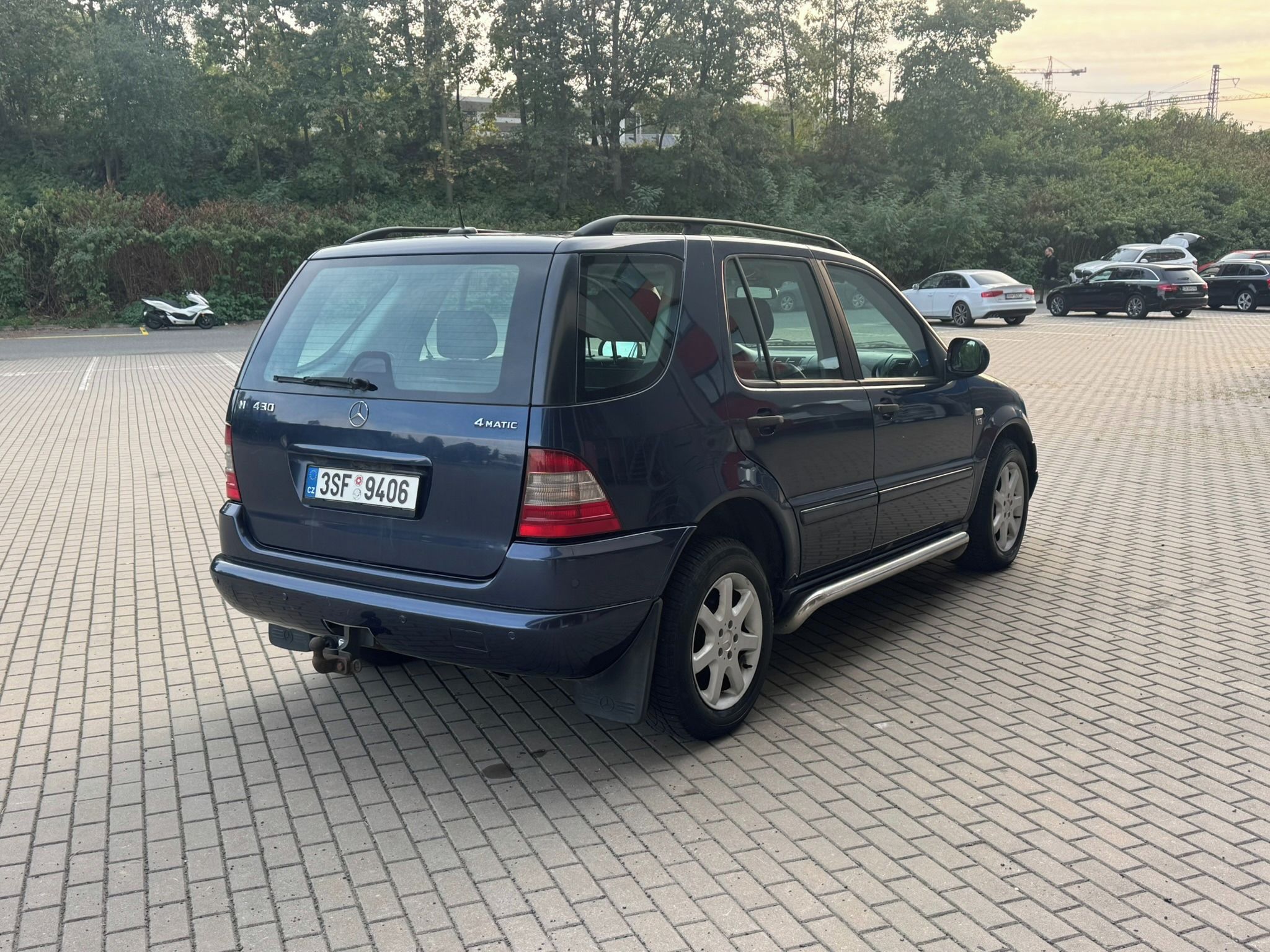 Mercedes-Benz ML, 430 V8, 200kw Aut. Nová STK - fotka 5