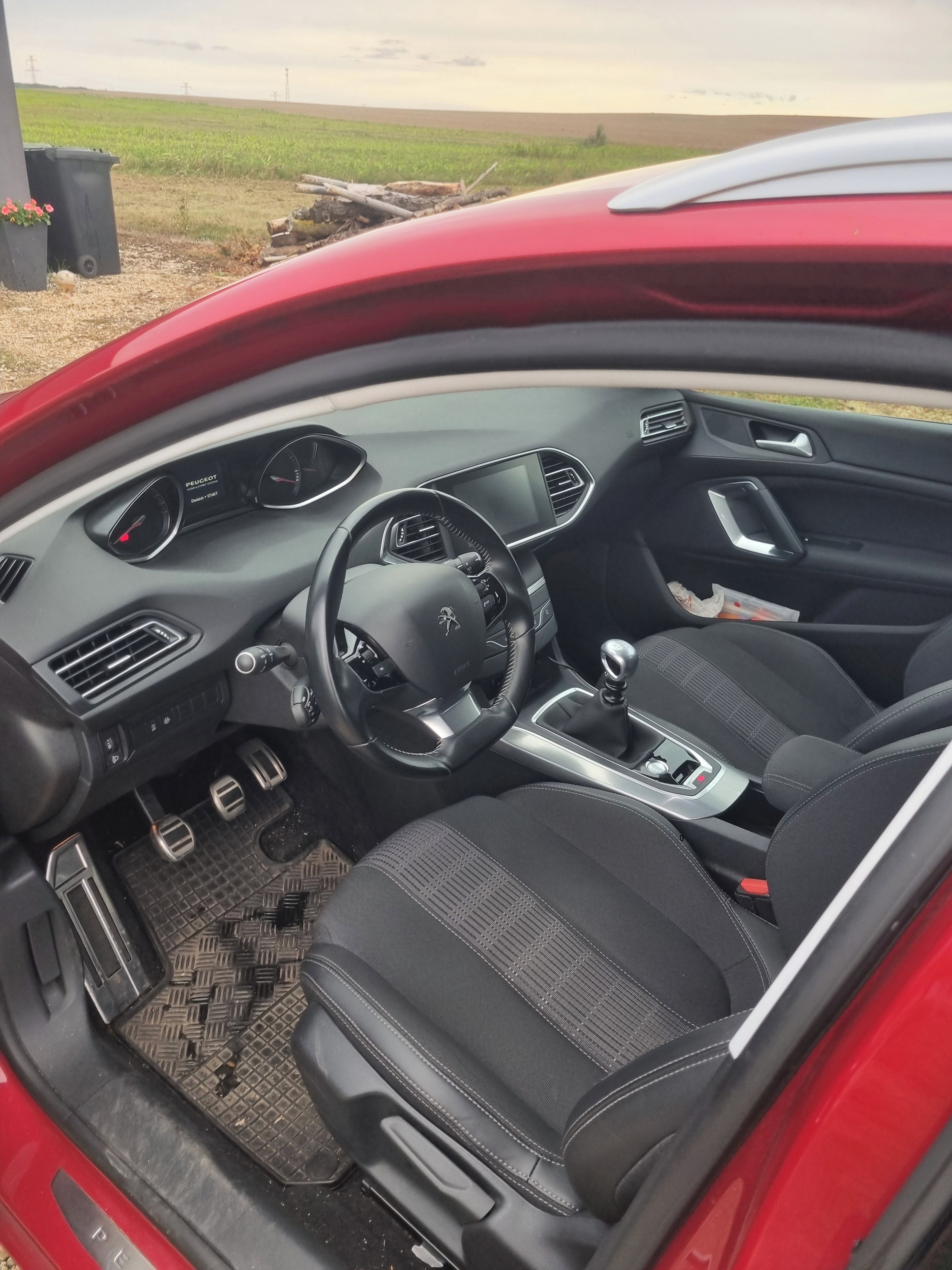 Peugeot 308 - fotka 3
