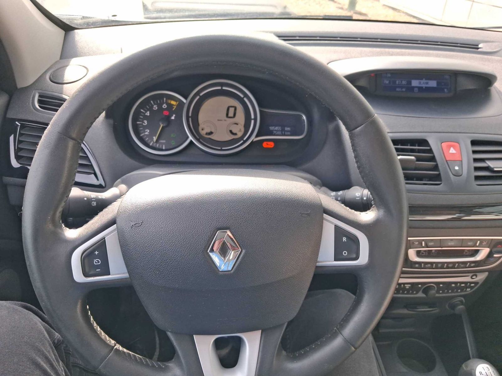 Renault Mégane, 1.6 16V, Automatická klima - fotka 3