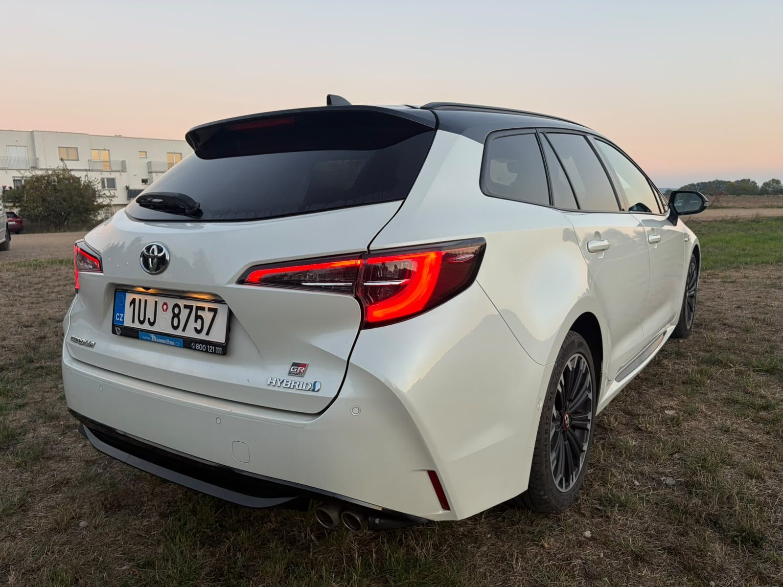 Toyota Corolla, GR 2.0,Hybrid,CZ, serviska - fotka 4