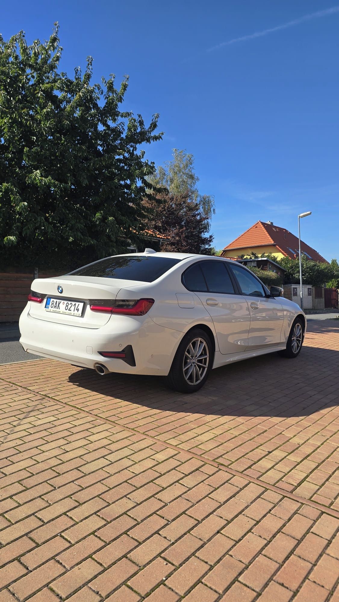 BMW Řada 3, 320i xDrive - fotka 4