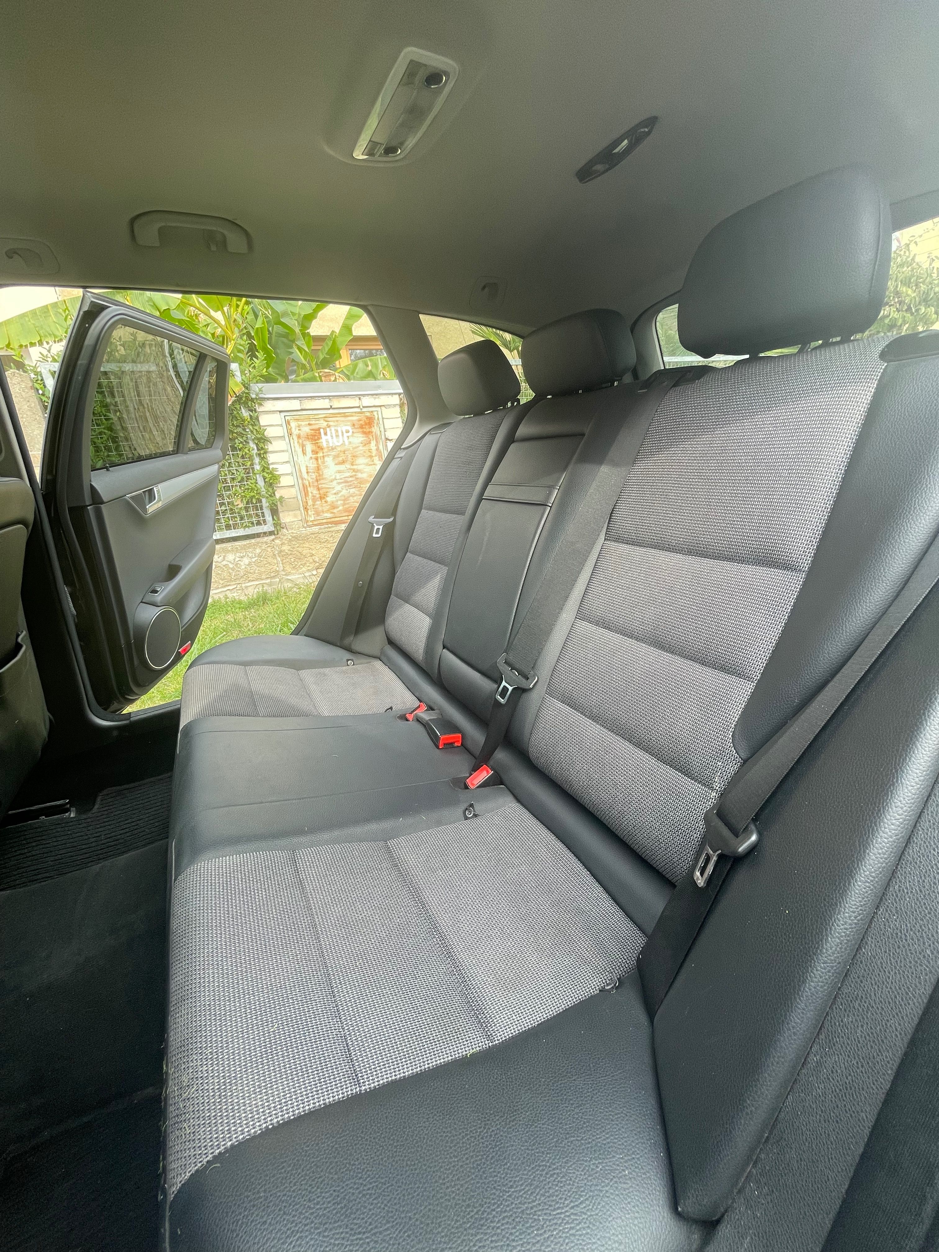 Mercedes-Benz Třídy C, 220 CDI - fotka 6