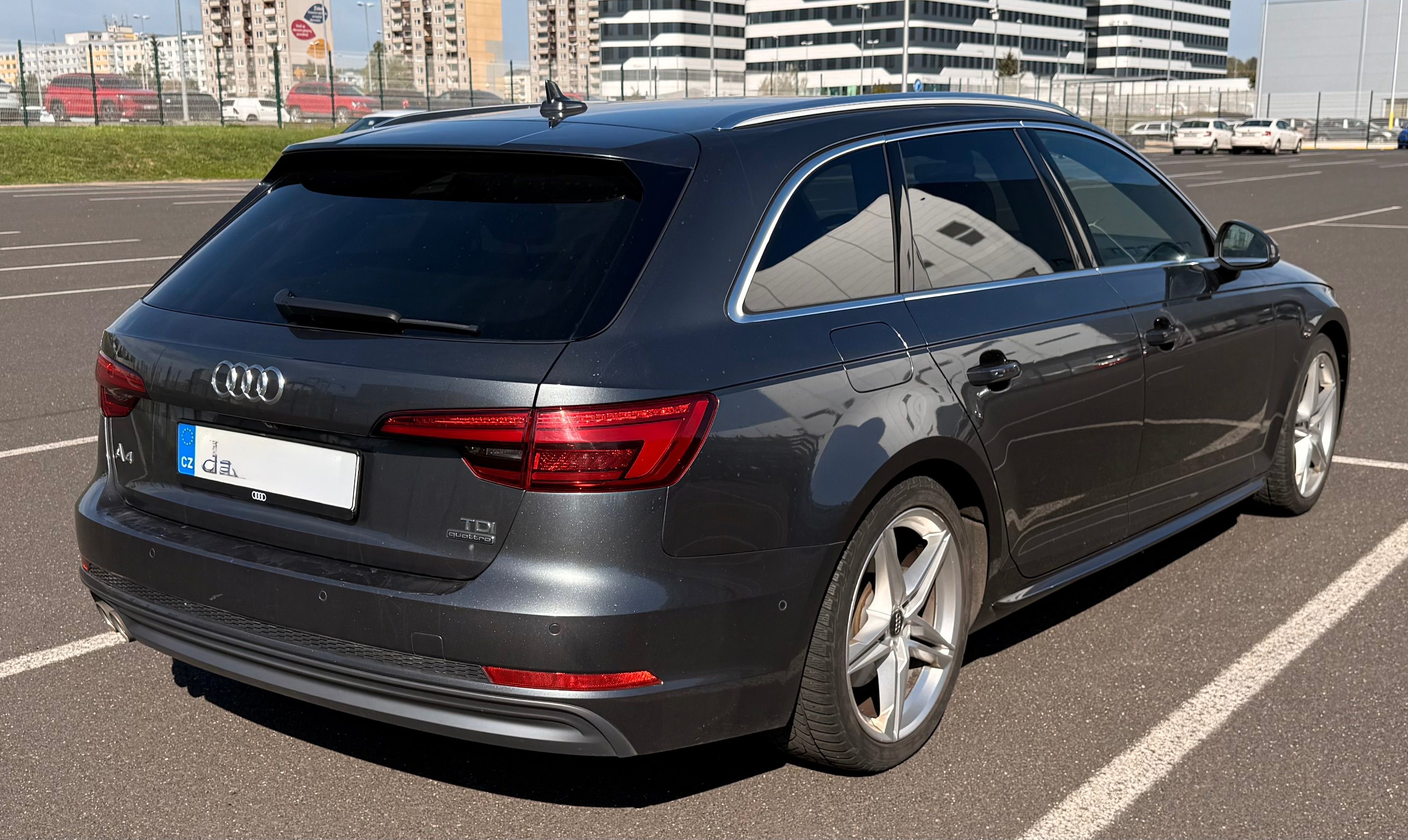 Audi A4, 4x4,Sline,Virtual,Tažné,360° - fotka 4
