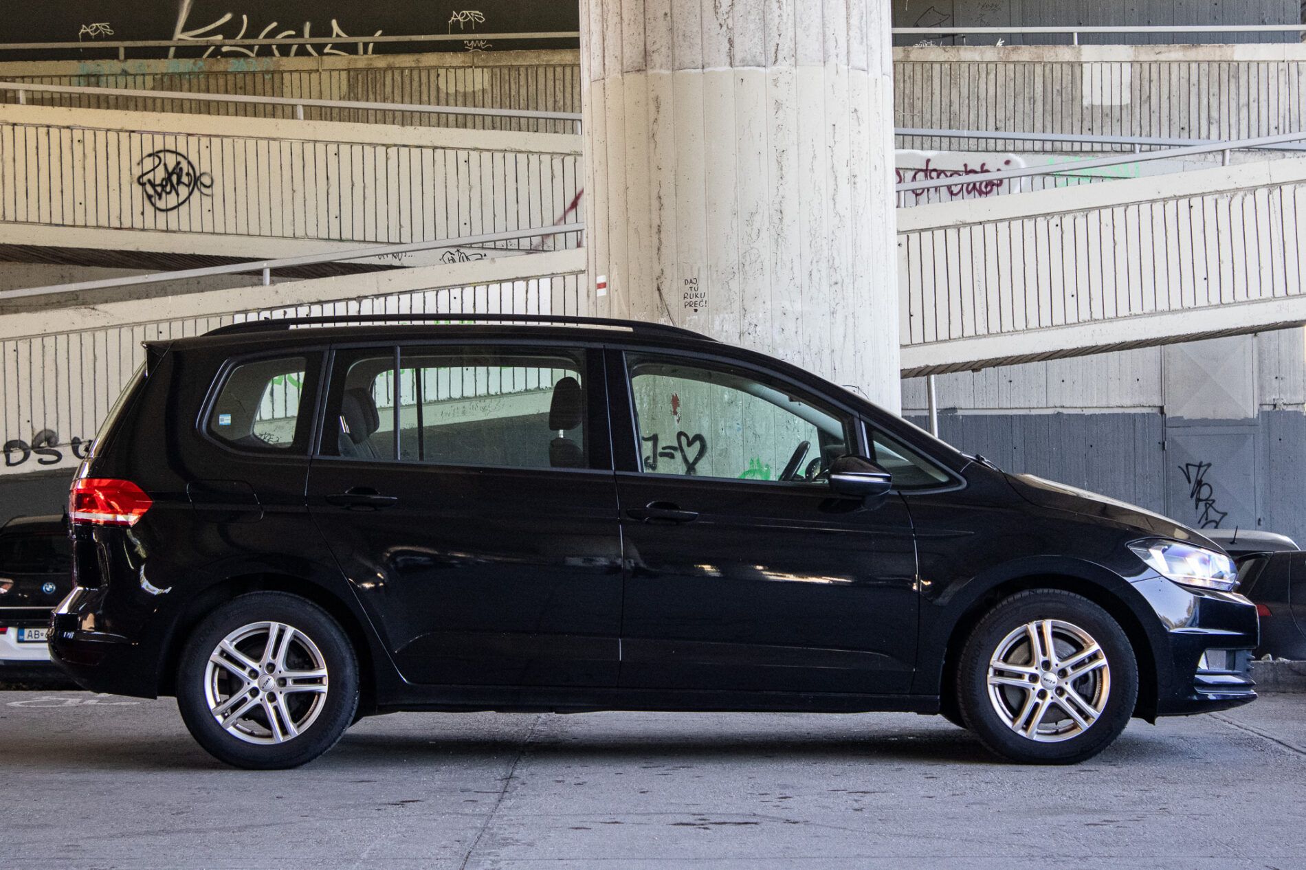 Volkswagen Touran - fotka 4