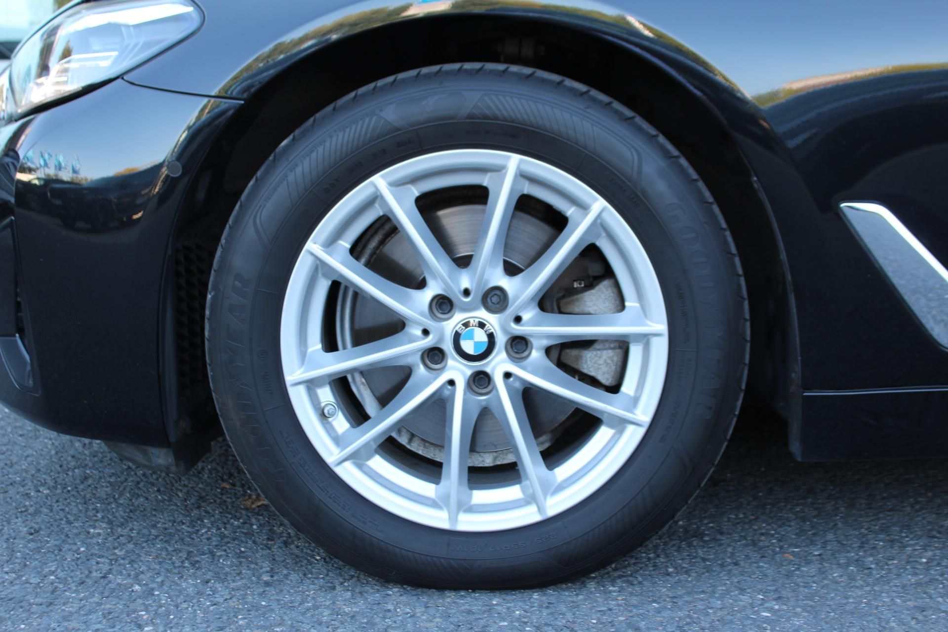 BMW Řada 5, 520d - fotka 6