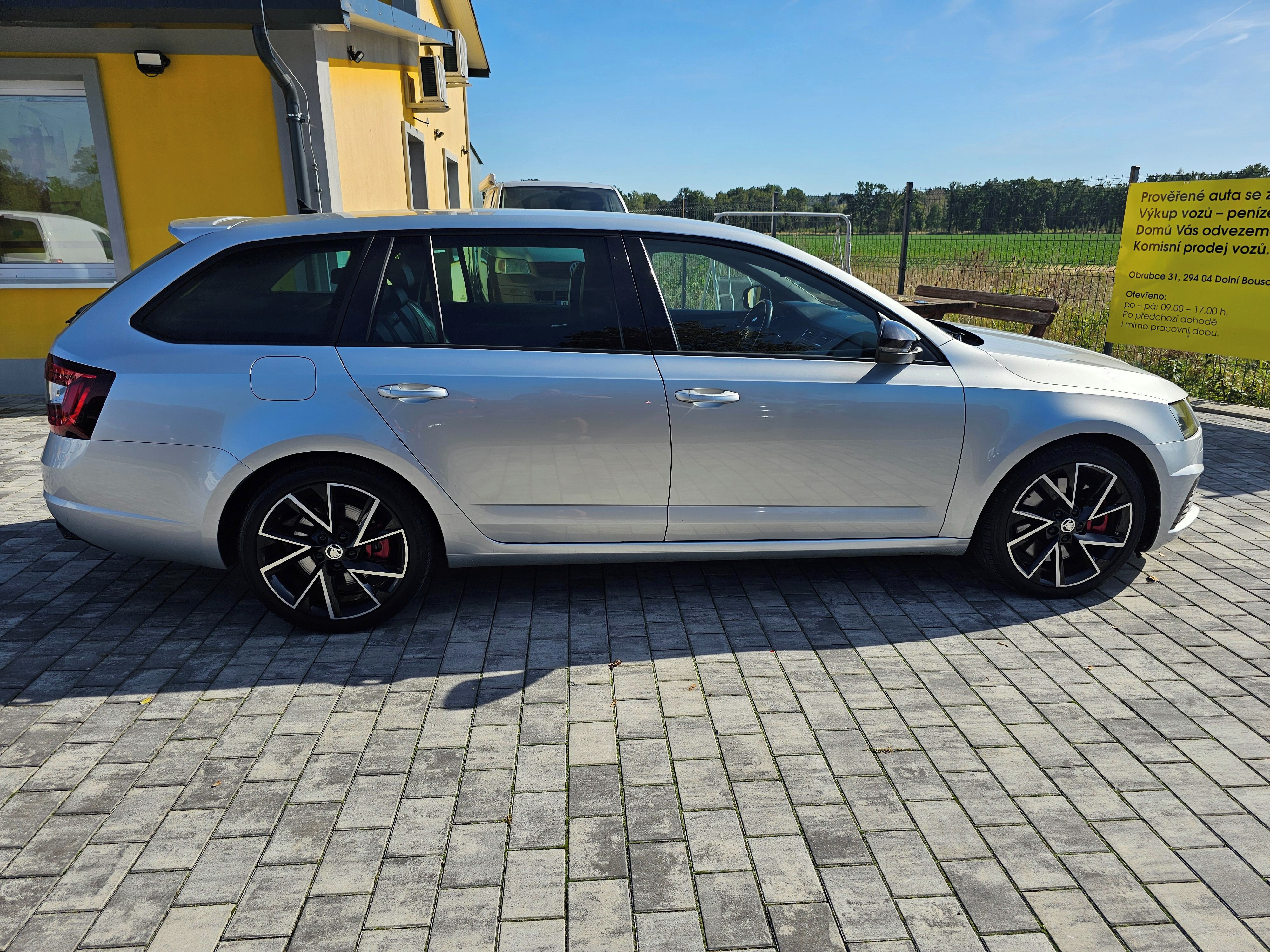 Škoda Octavia, 2.0 TSI 180kw, Servis Škoda - fotka 4