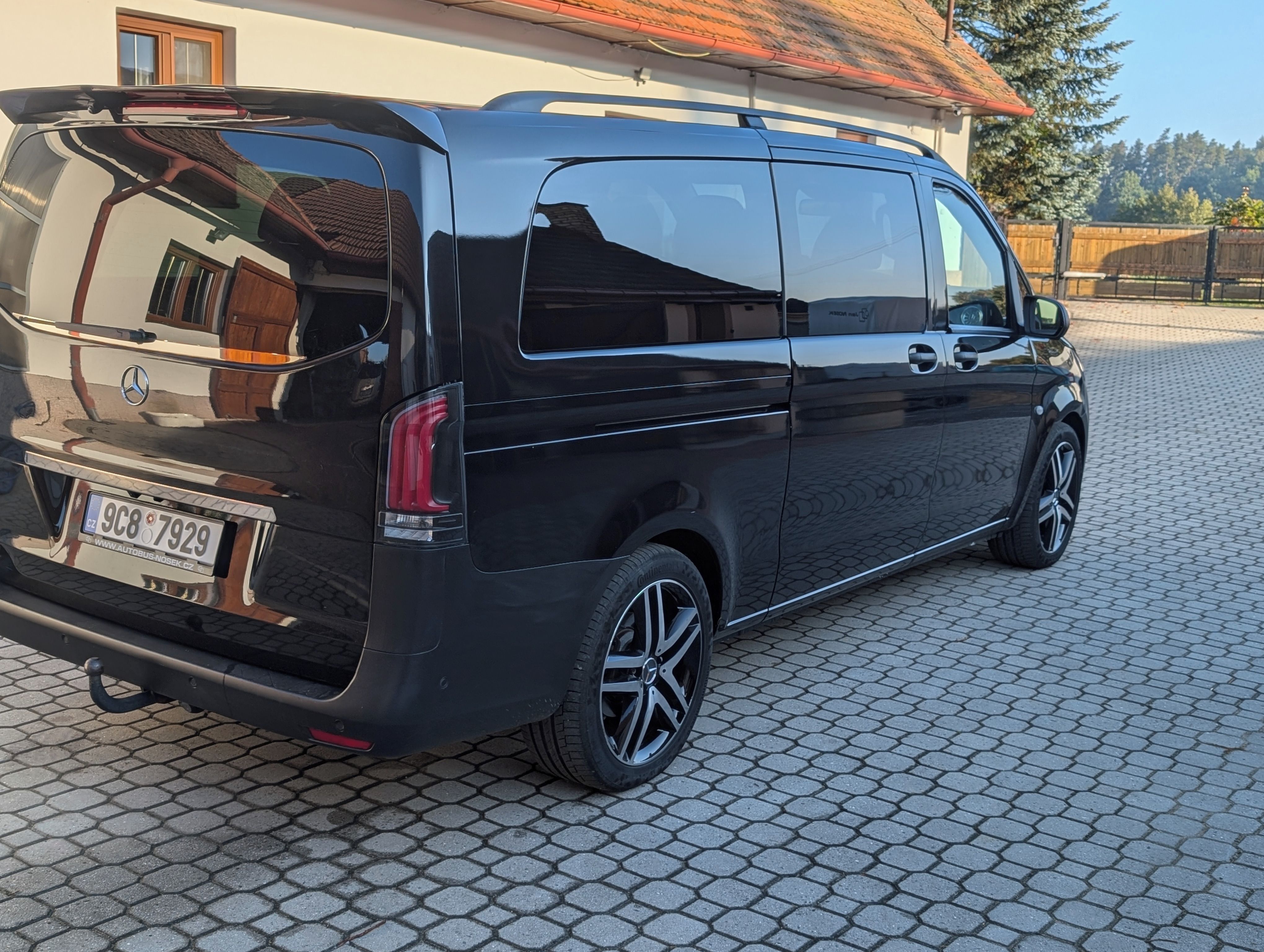 Mercedes-Benz Vito, Mercedes Benz Vito 2.2L 9 míst - fotka 2