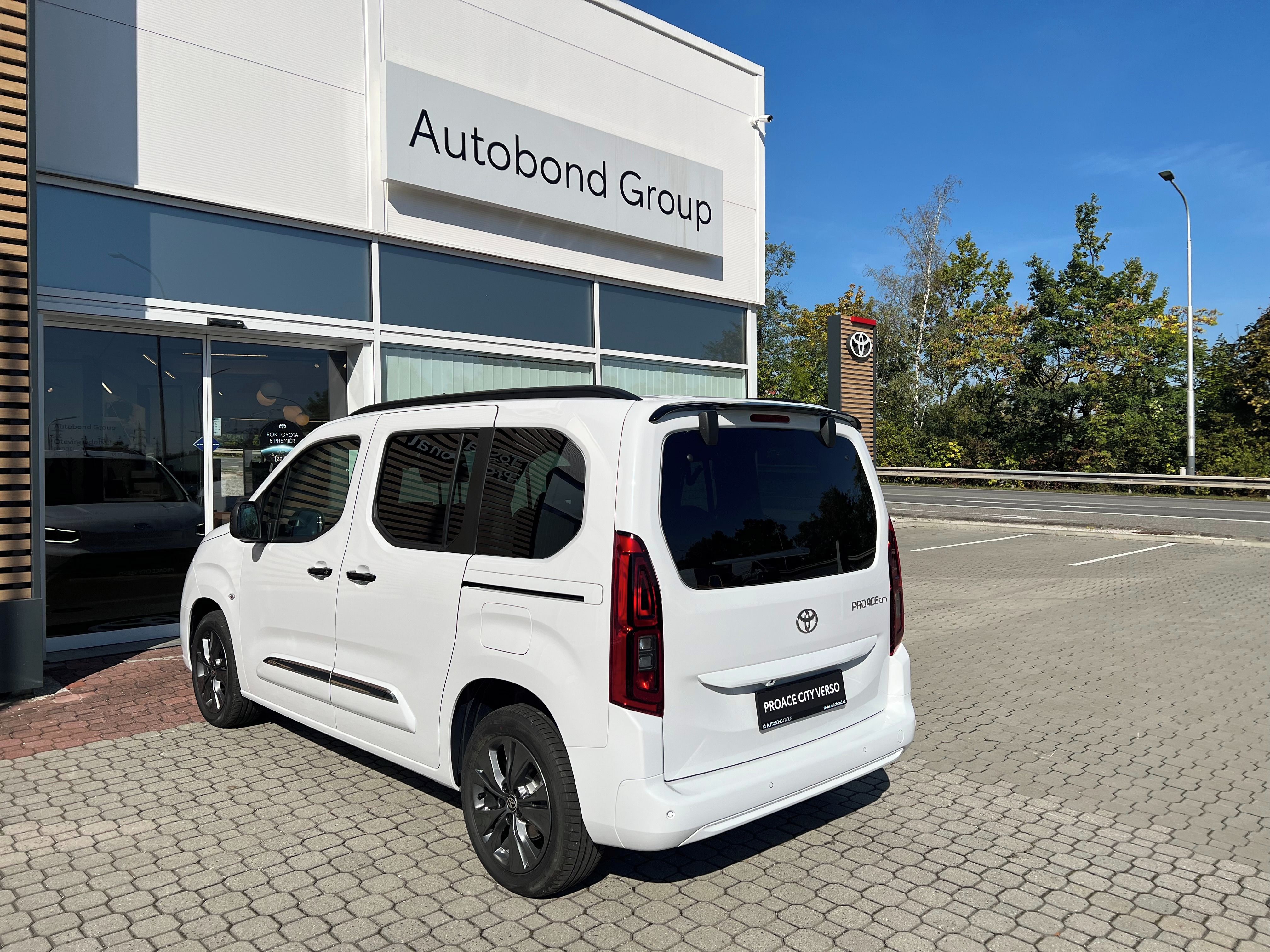 Toyota Proace City Verso, 1.2T 6MT Family 5S - fotka 4
