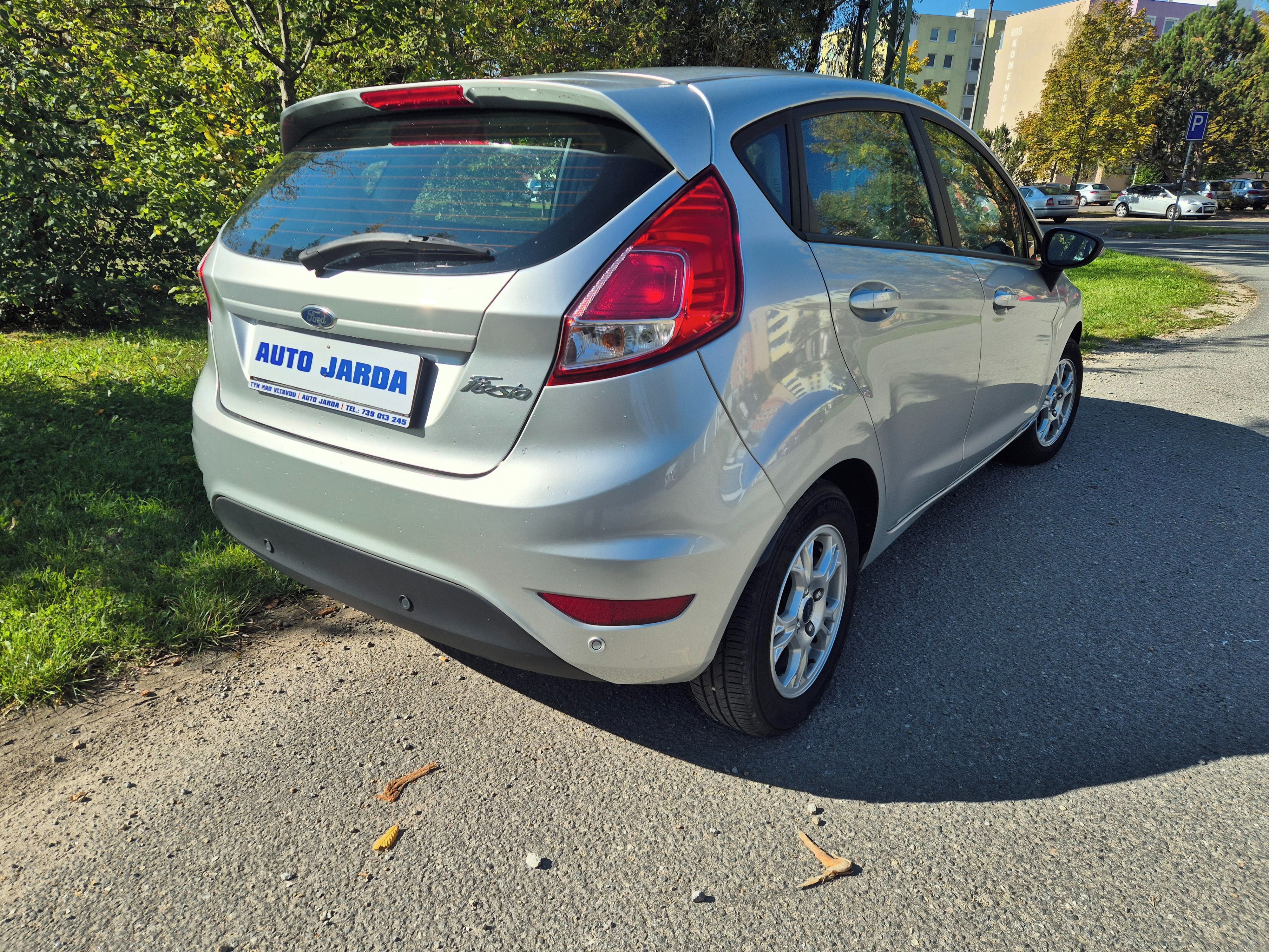 Ford Fiesta, 1.6 Mpi, Automat, Plná výbava - fotka 5