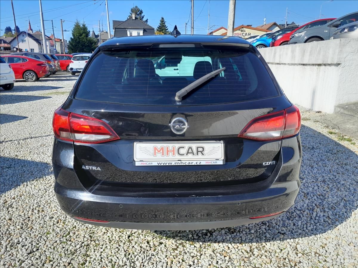 Opel Astra, 1,6 CDTi 81kW - fotka 6