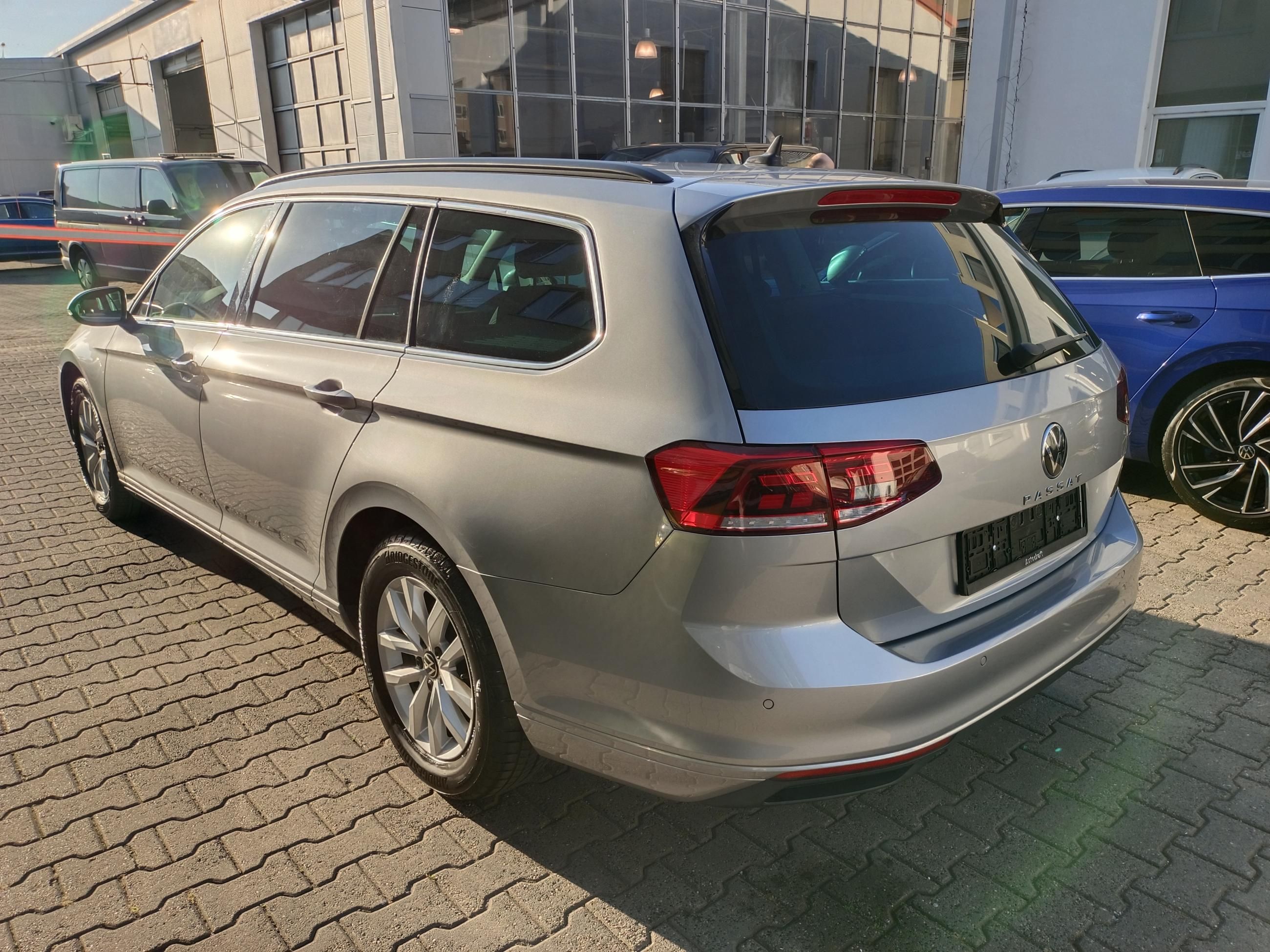 Volkswagen Passat Variant, 2.0 TDI 110kW DSG Tažné - fotka 4