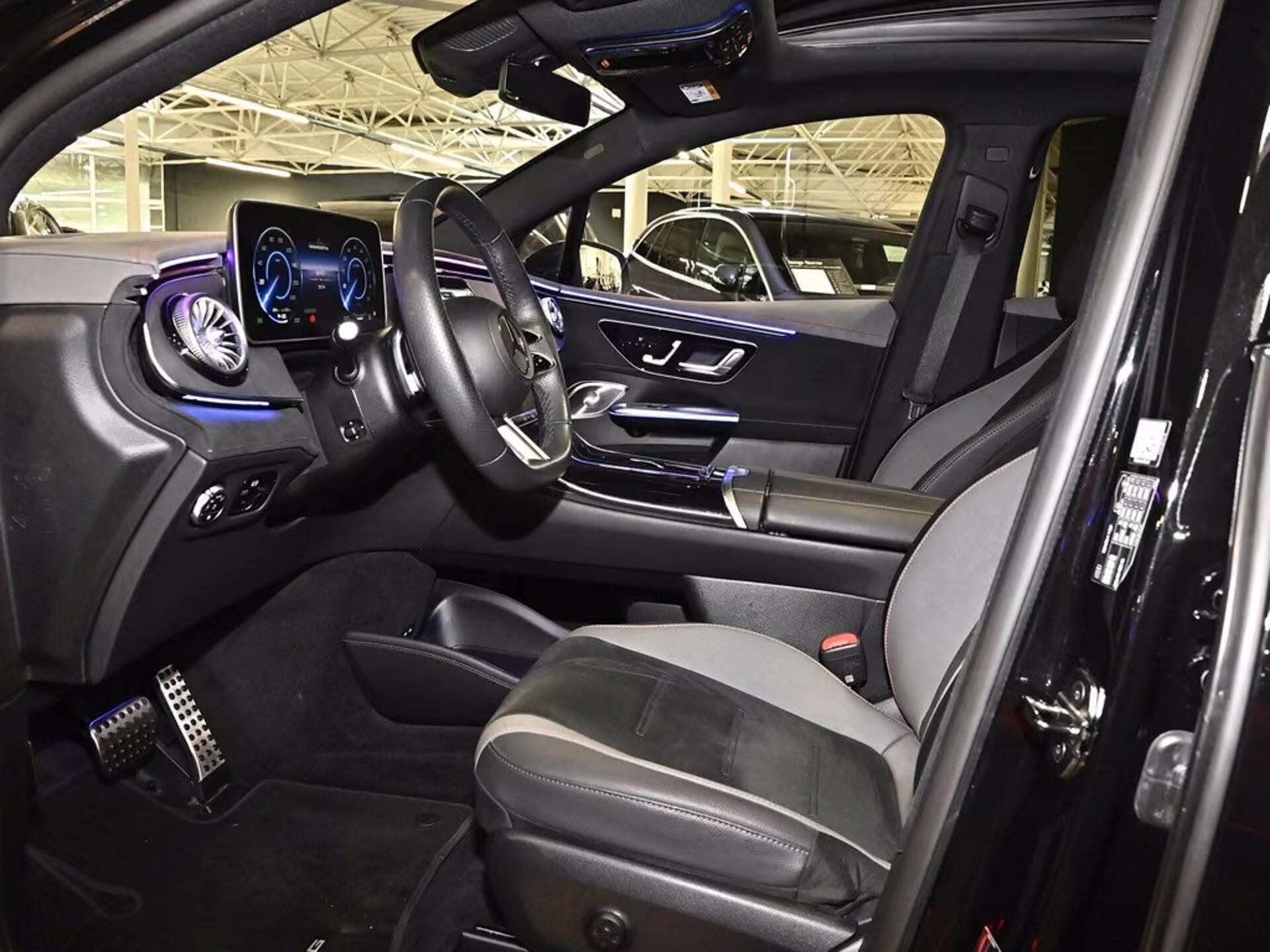 Mercedes-Benz EQE, 300 AMG Pano ACC 360 DIGI.Ligh - fotka 4