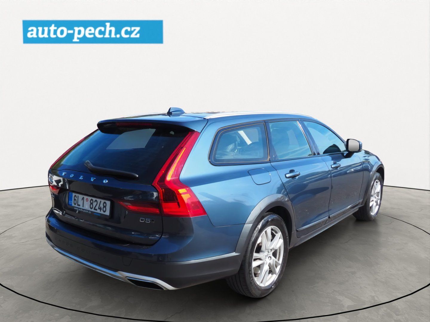 Volvo V90, D5, 173 kW, AWD, AT - fotka 4