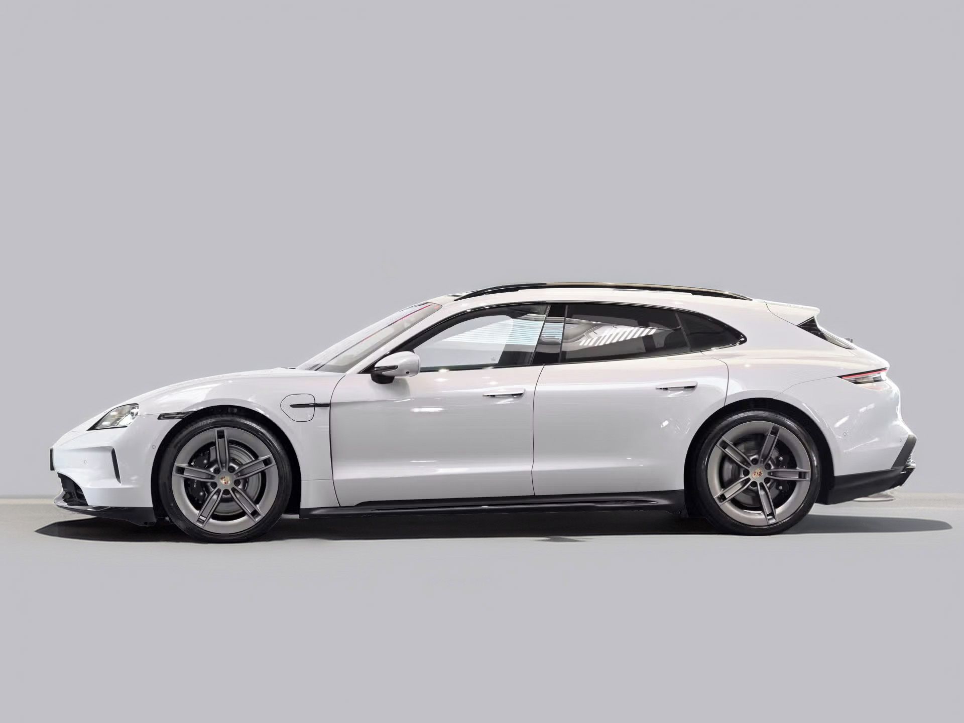 Porsche Taycan, GTS Sport Turismo Pano InnoDri - fotka 2
