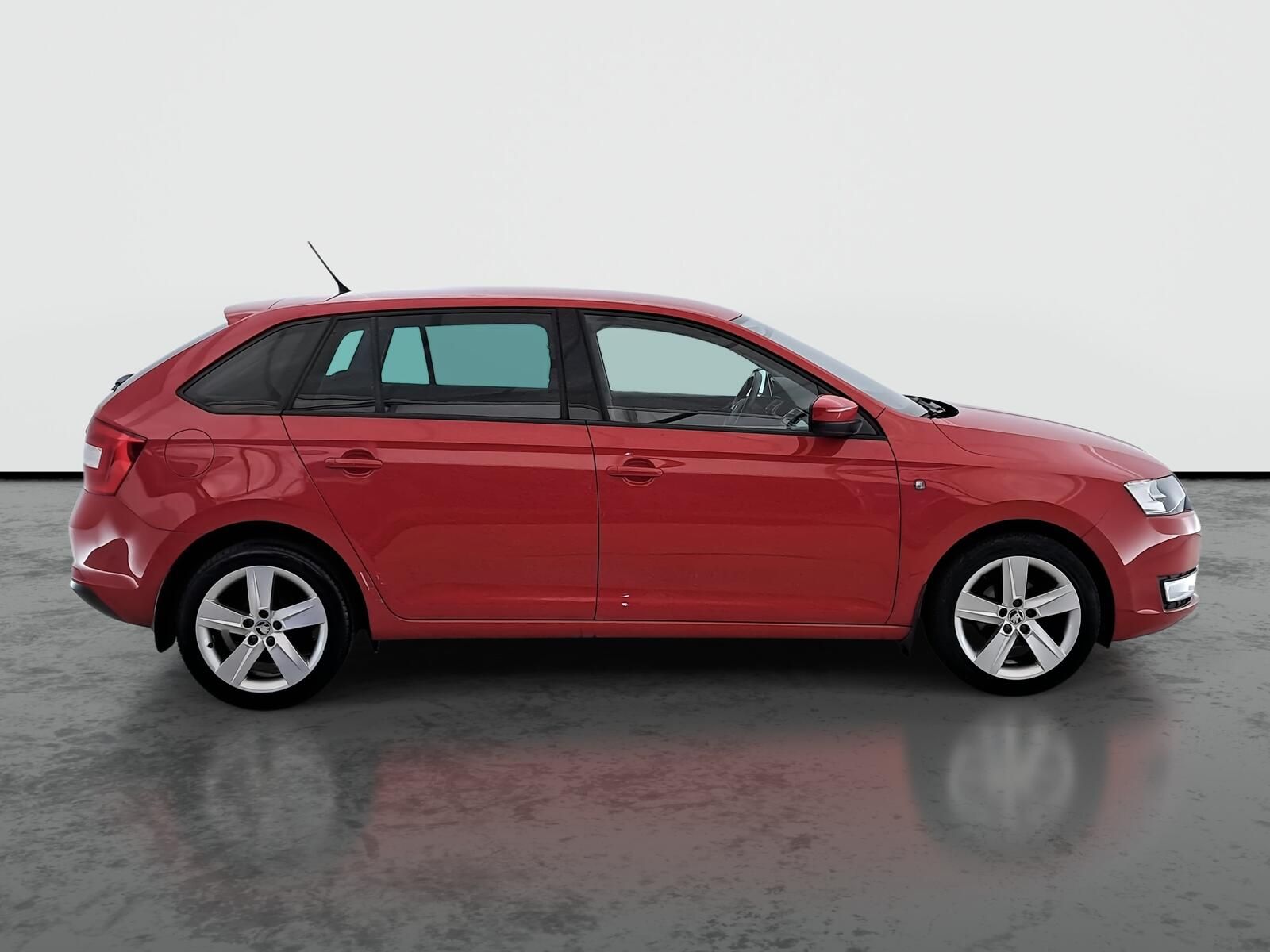 Škoda Rapid, 1.2 TSI, ČR,1.maj - fotka 6