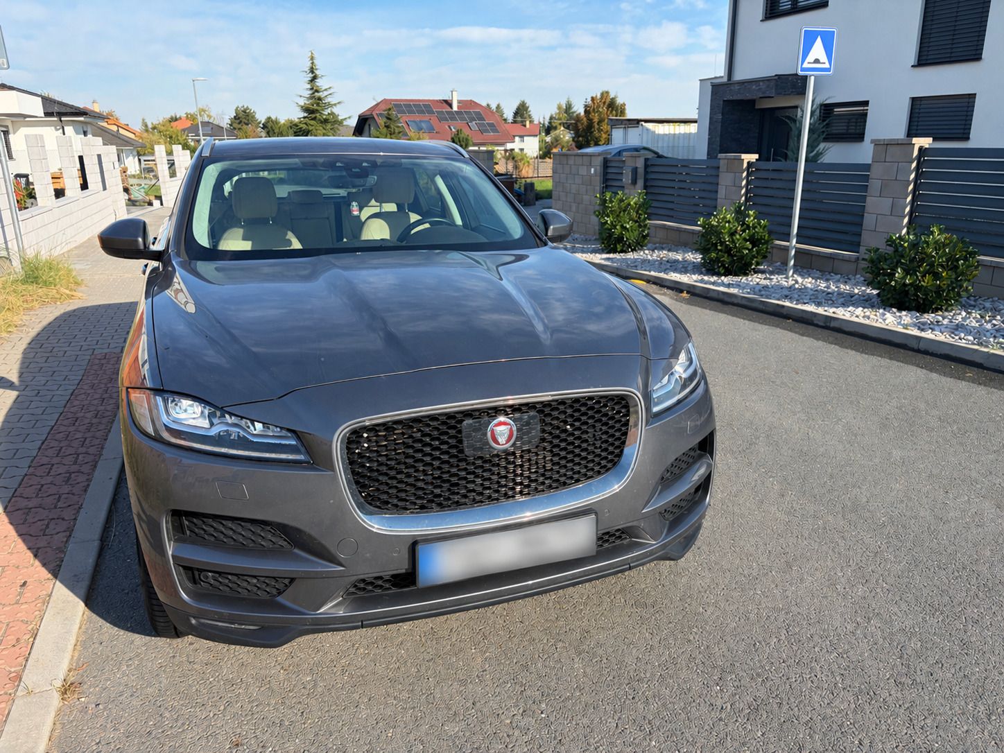 Jaguar F-Pace, 20d 4x4 | 1.majitel | 95000 km - fotka 2
