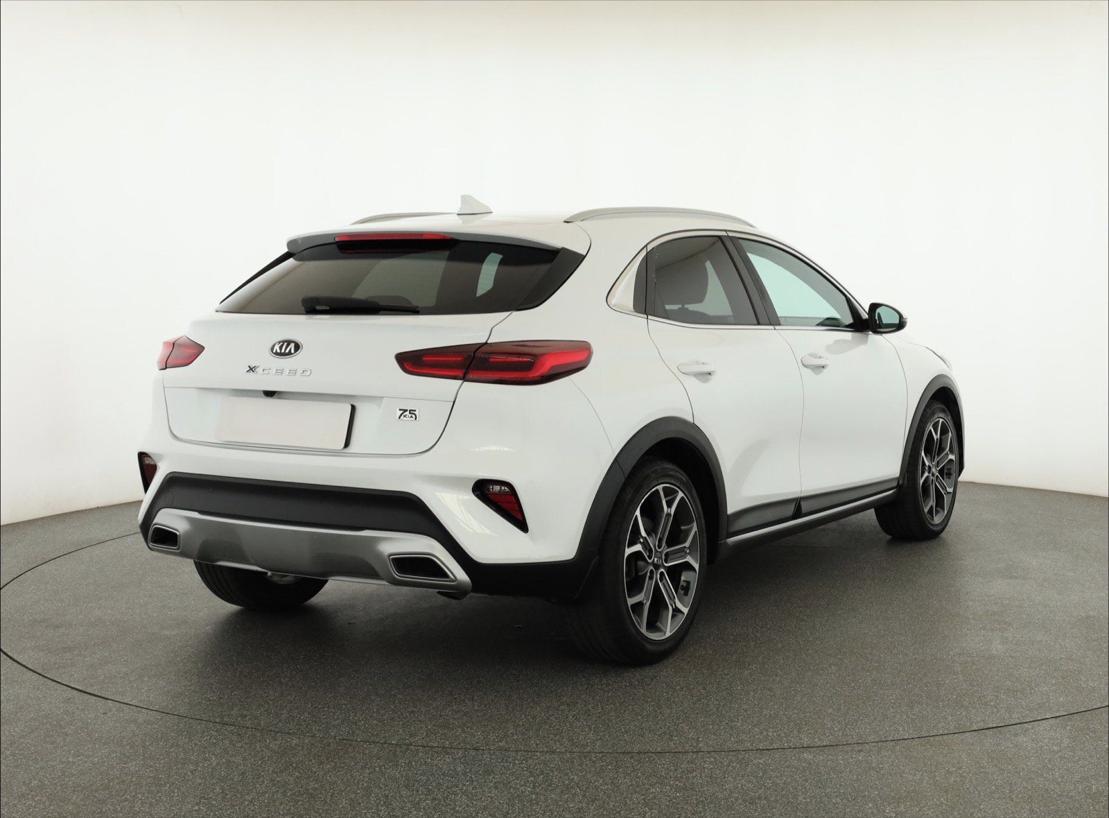 Kia XCee´d, 1.4 T-GDI, Automat, Serv.kniha - fotka 5