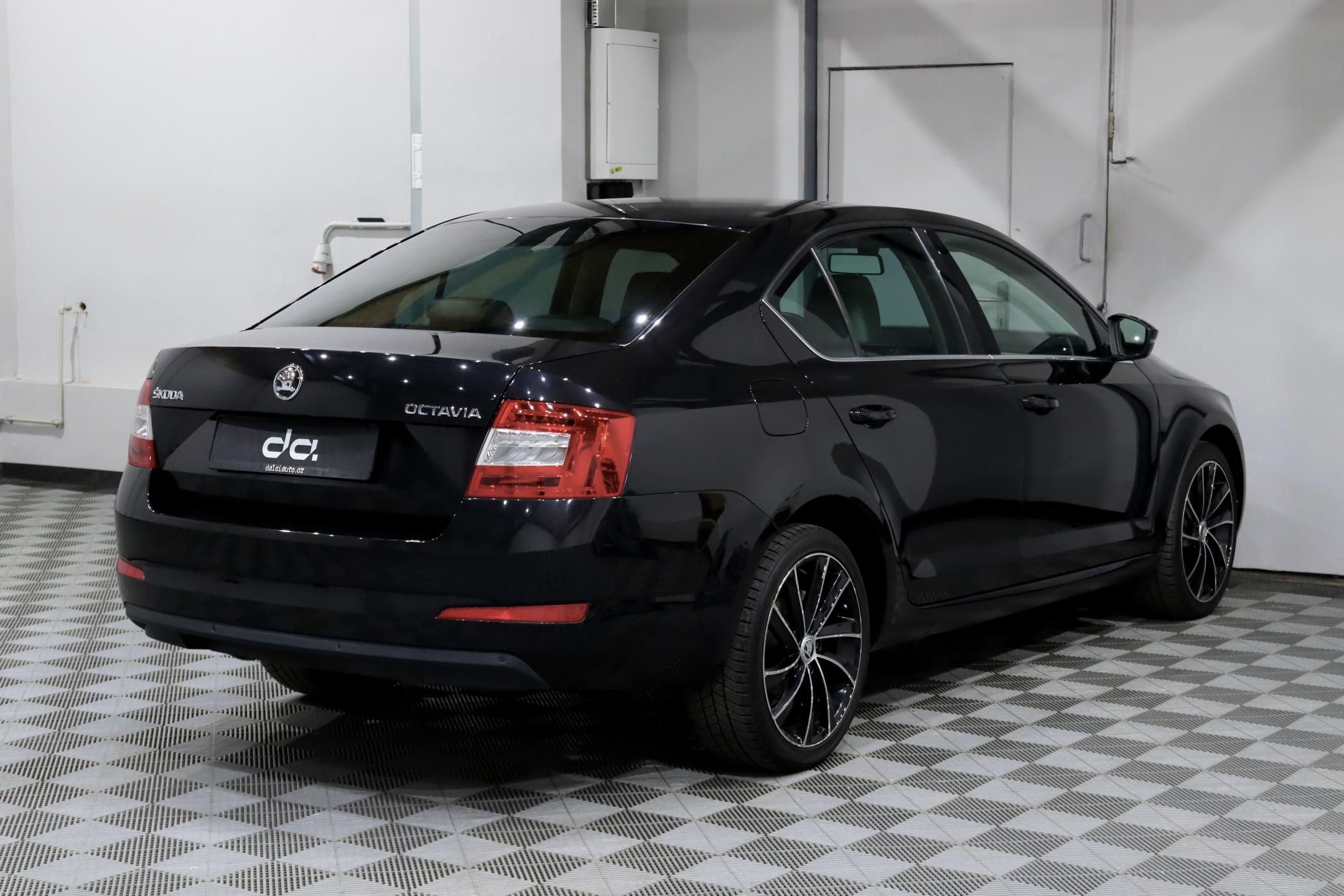 Škoda Octavia, 3 1.4 TSI 110 kW - fotka 6