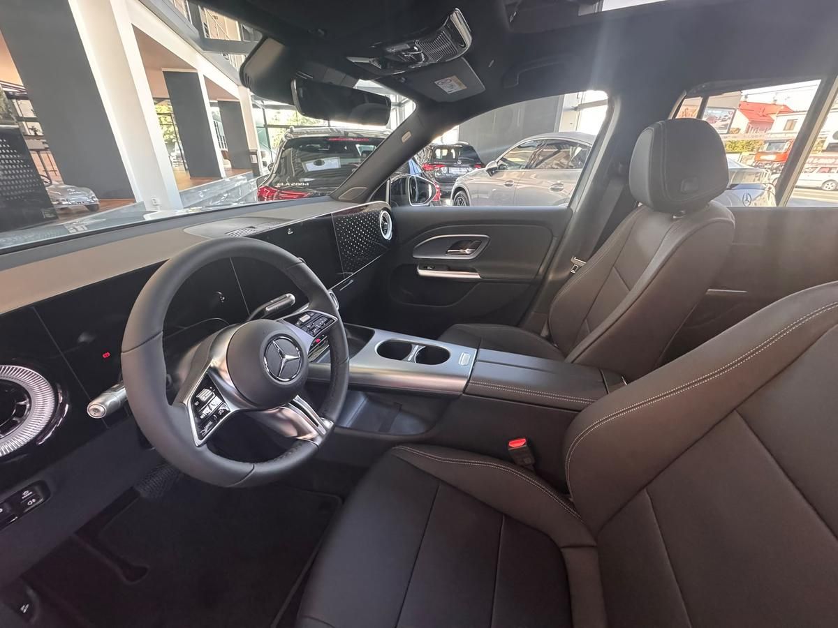 Mercedes-Benz GLB, 200 4MATIC - fotka 5
