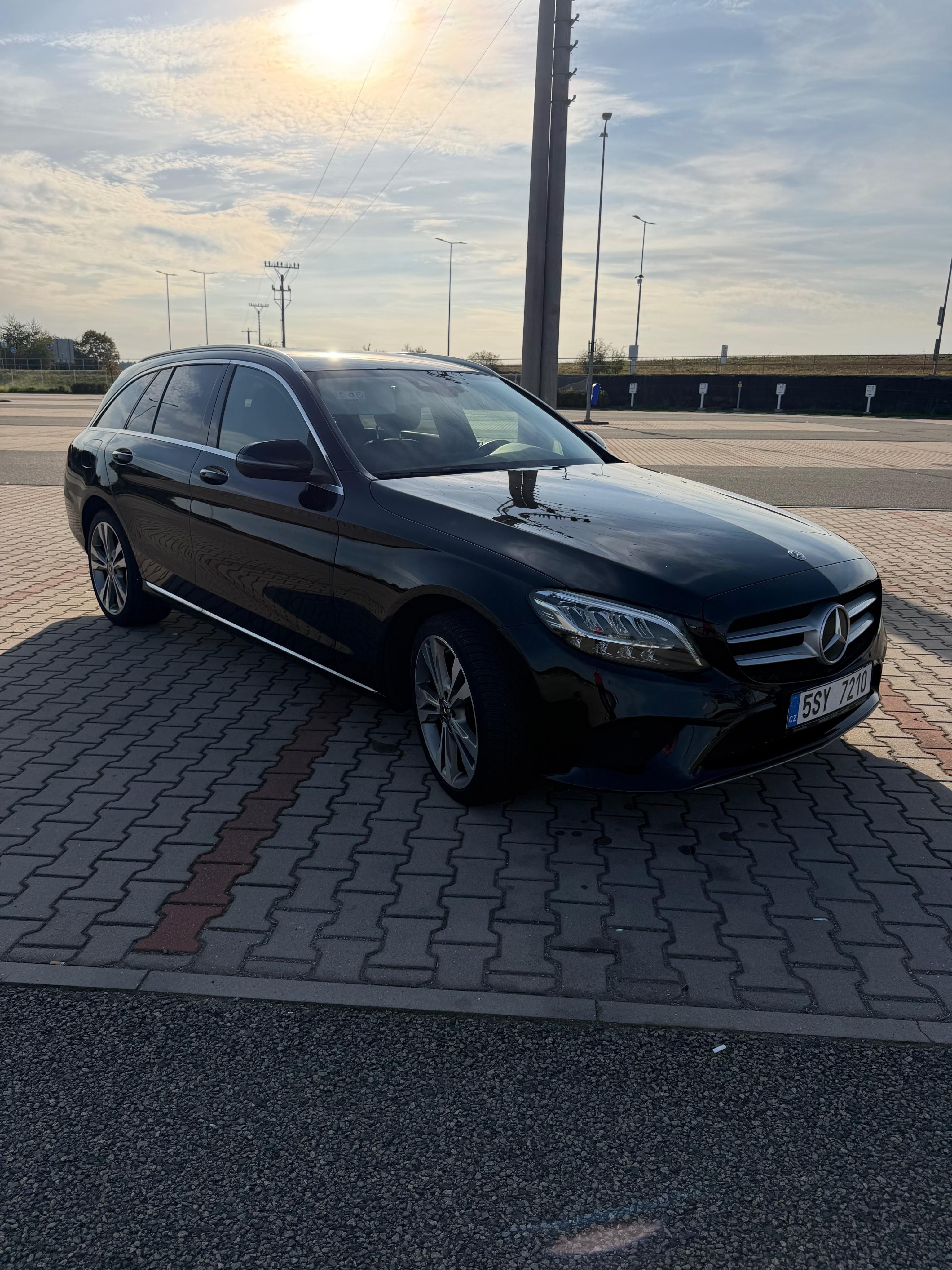 Mercedes-Benz Třídy C, Mercedes c220d - fotka 2