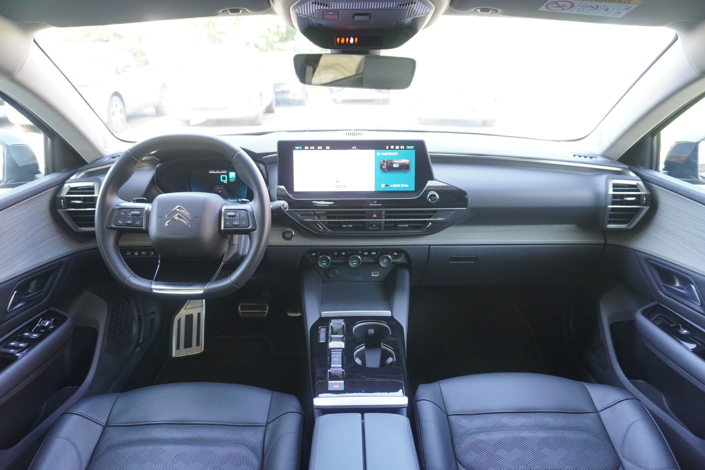Citroën C5 X, 225 plug in Hybrid Shine Pack - fotka 5