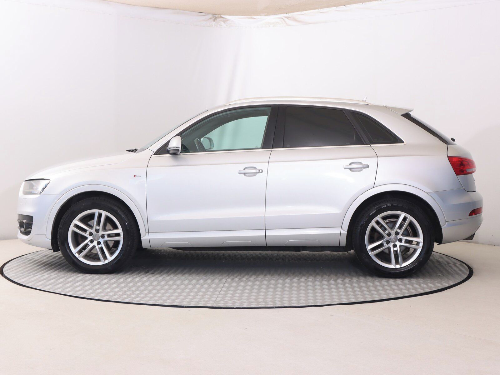 Audi Q3, 2.0 TDI, 4X4, Automat - fotka 3
