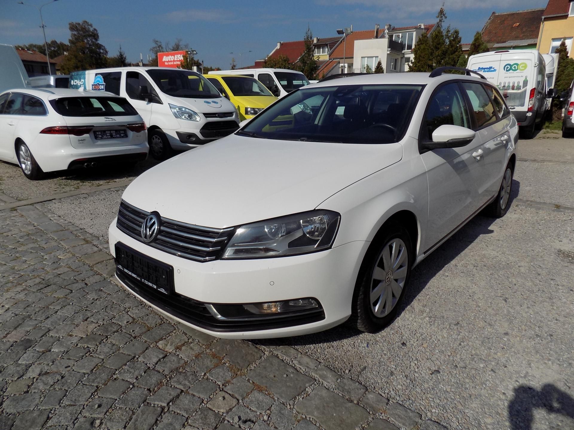 Volkswagen Passat, 1,4 TSI 90 KW AUTOKLIMA VÝHŘEV