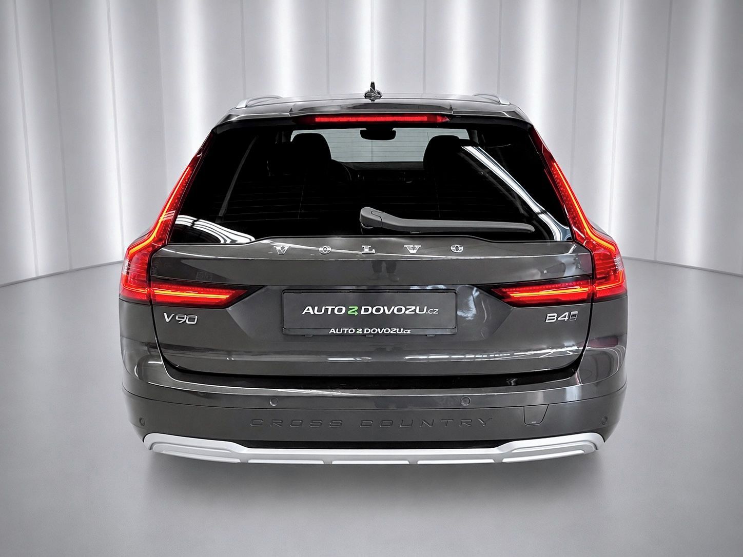 Volvo V90, B4 AWD ADVANCED, H&K, PANO - fotka 5